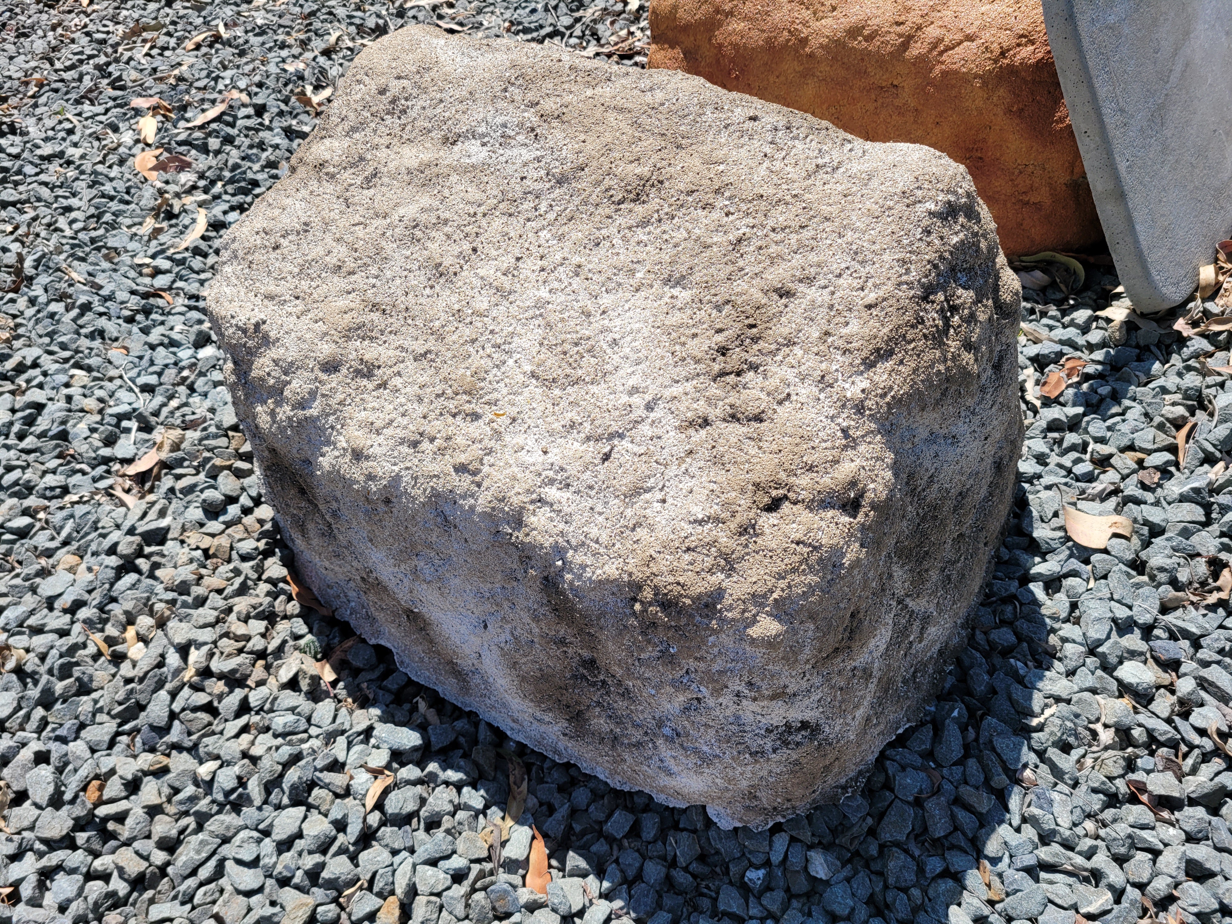 Memorial Rock Urn 1910 Extra-Large  Natural Riversand