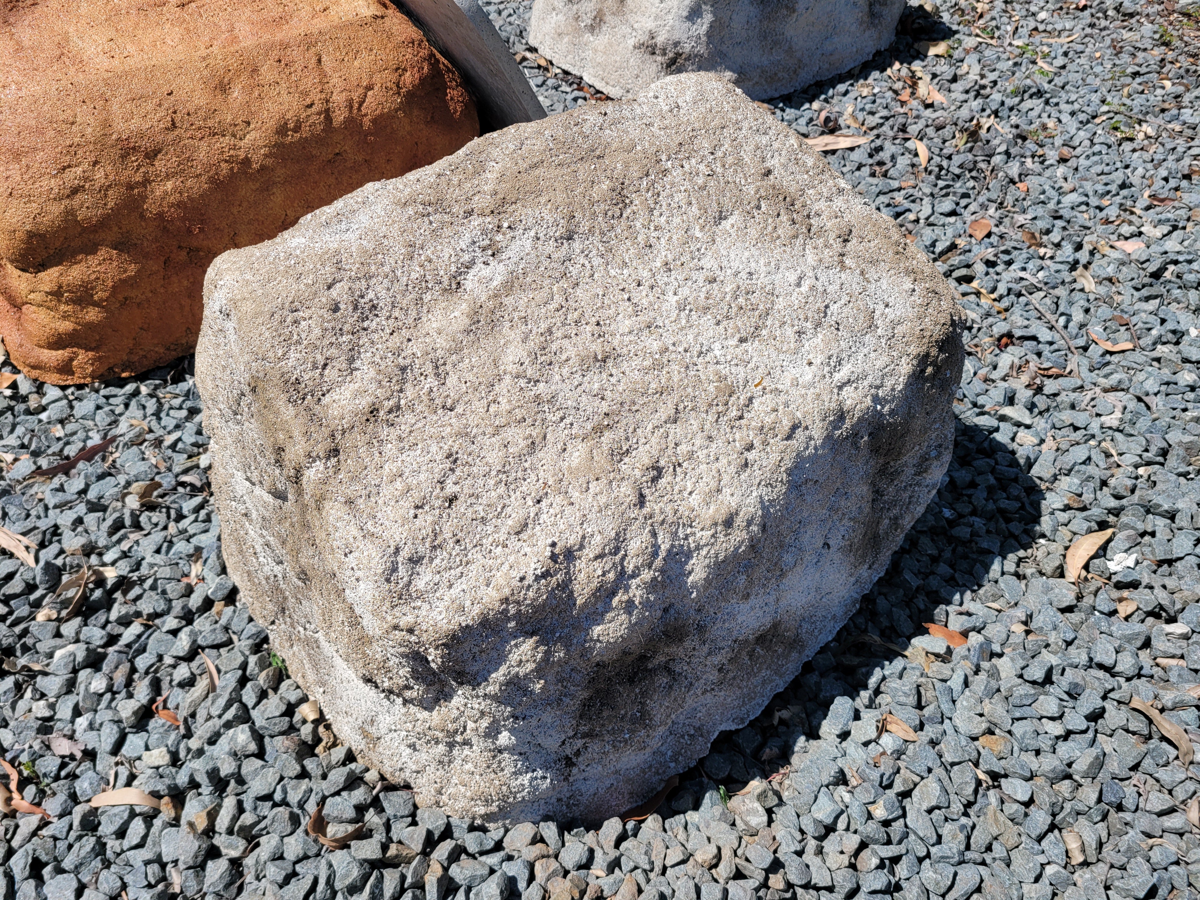 Memorial Rock Urn 1910 Extra-Large  Natural Riversand