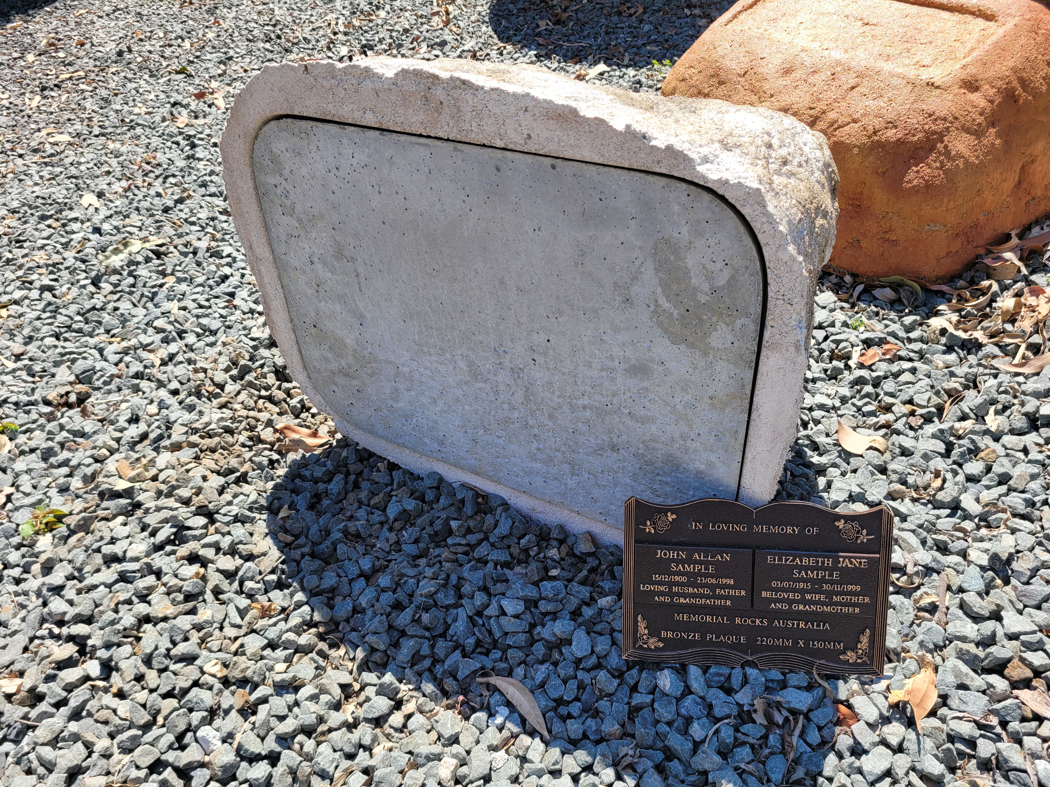 Memorial Rock Urn 1911 Extra-Large  Natural Riversand