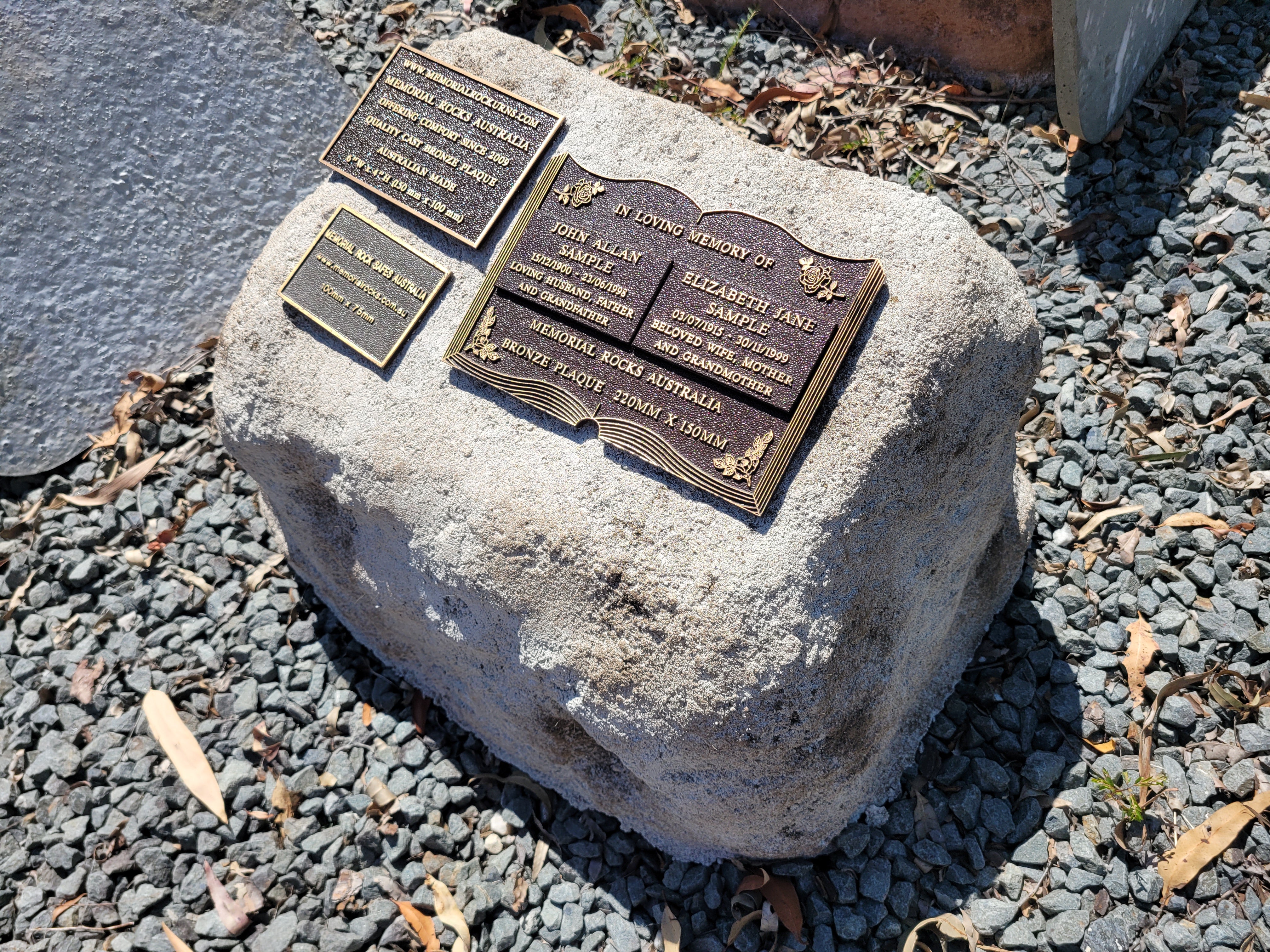 Memorial Rock Urn 1911 Extra-Large  Natural Riversand