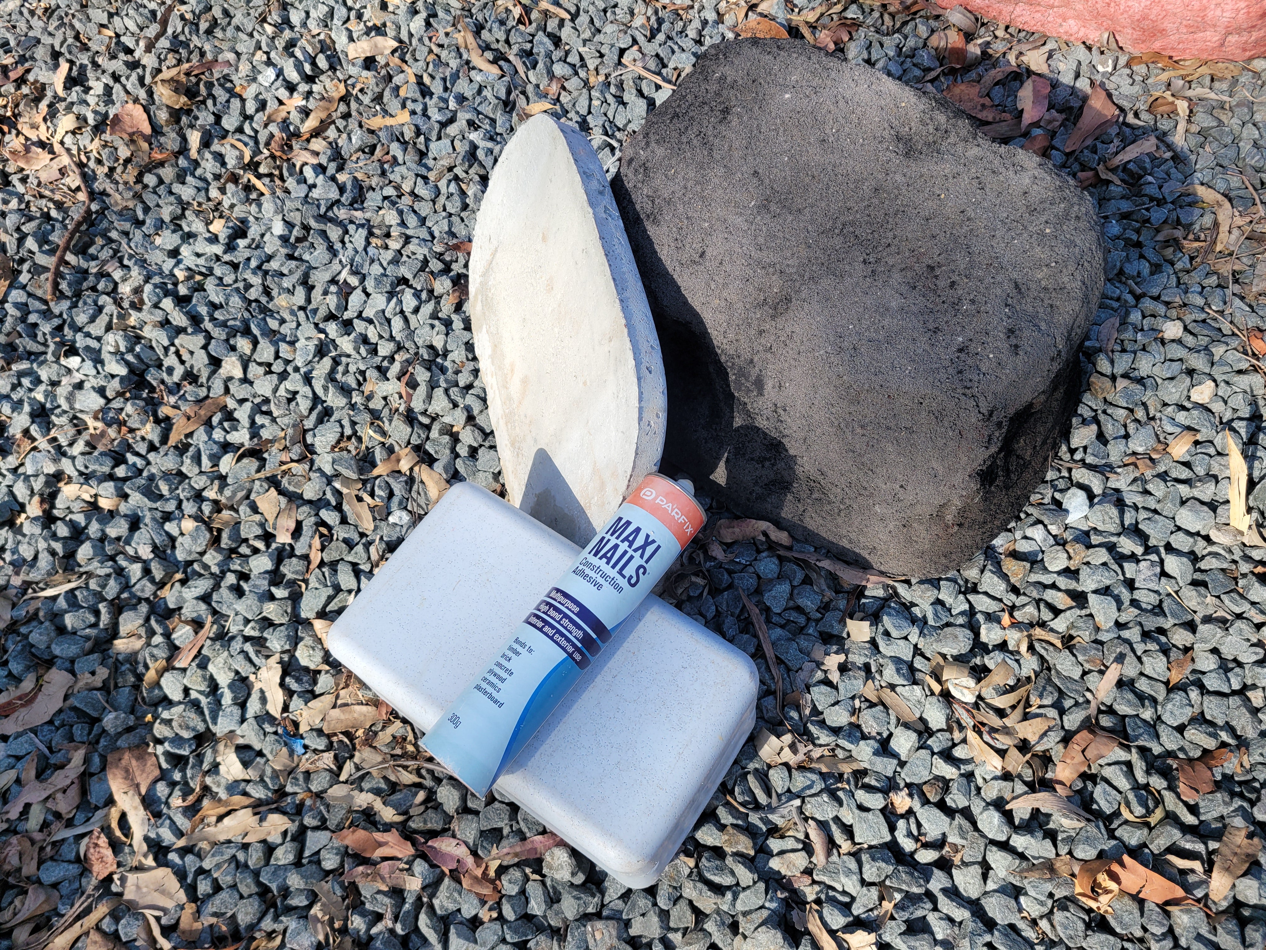 Memorial Rock Urn 1916 Medium Black / Charcoal