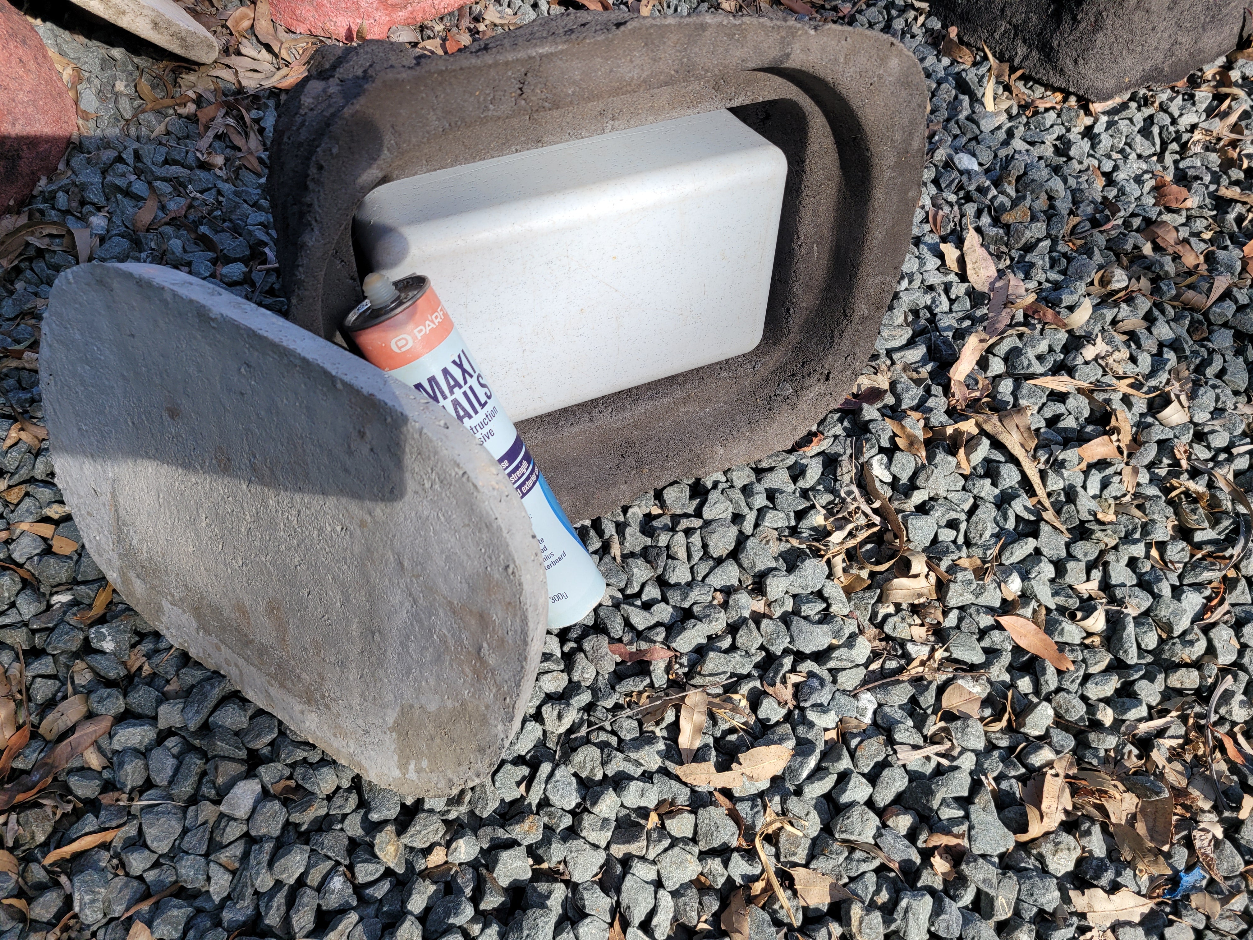 Memorial Rock Urn 1916 Medium Black / Charcoal