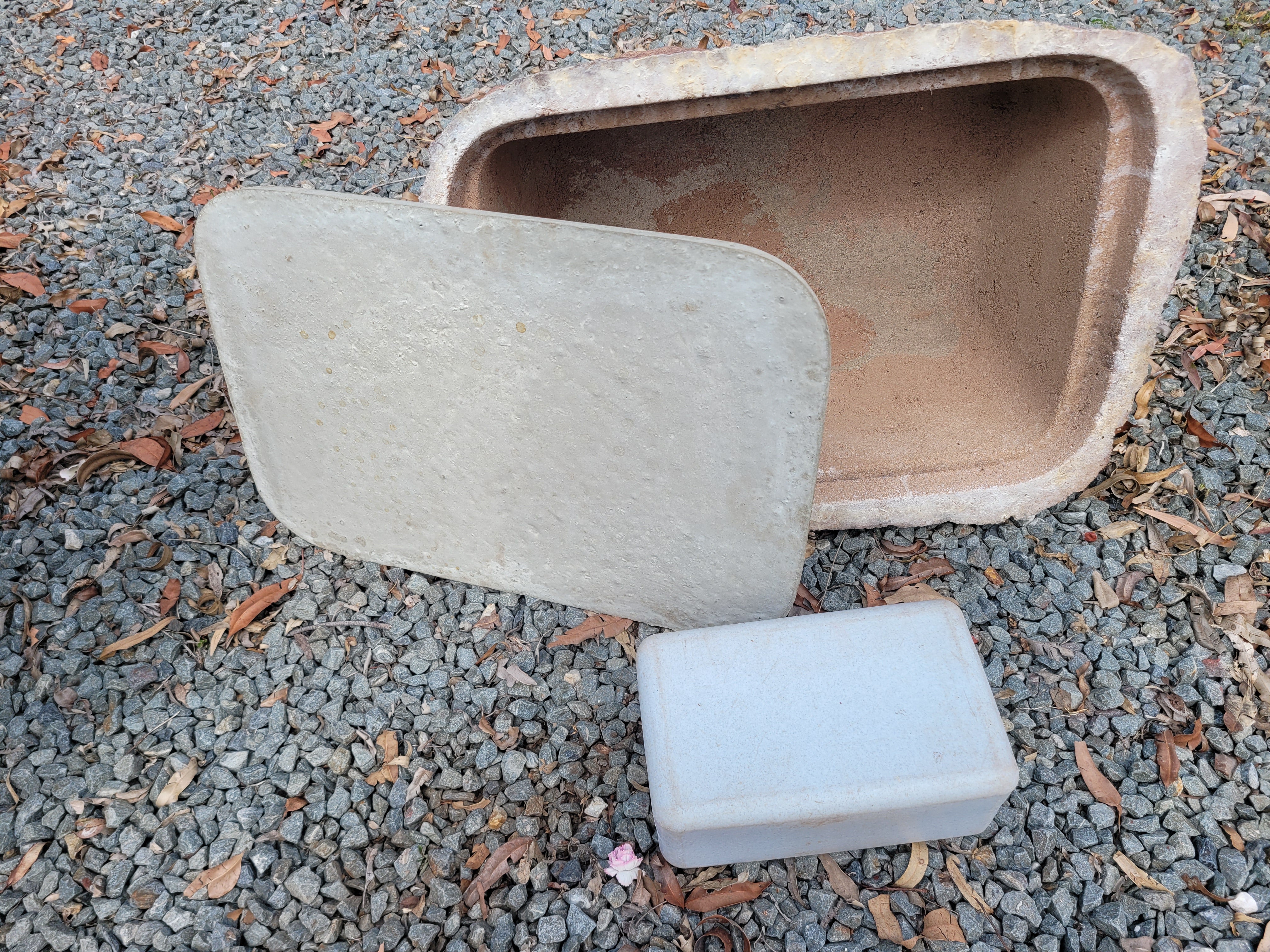 Memorial Rock Urn 1918 Extra-Large  Pink / Red