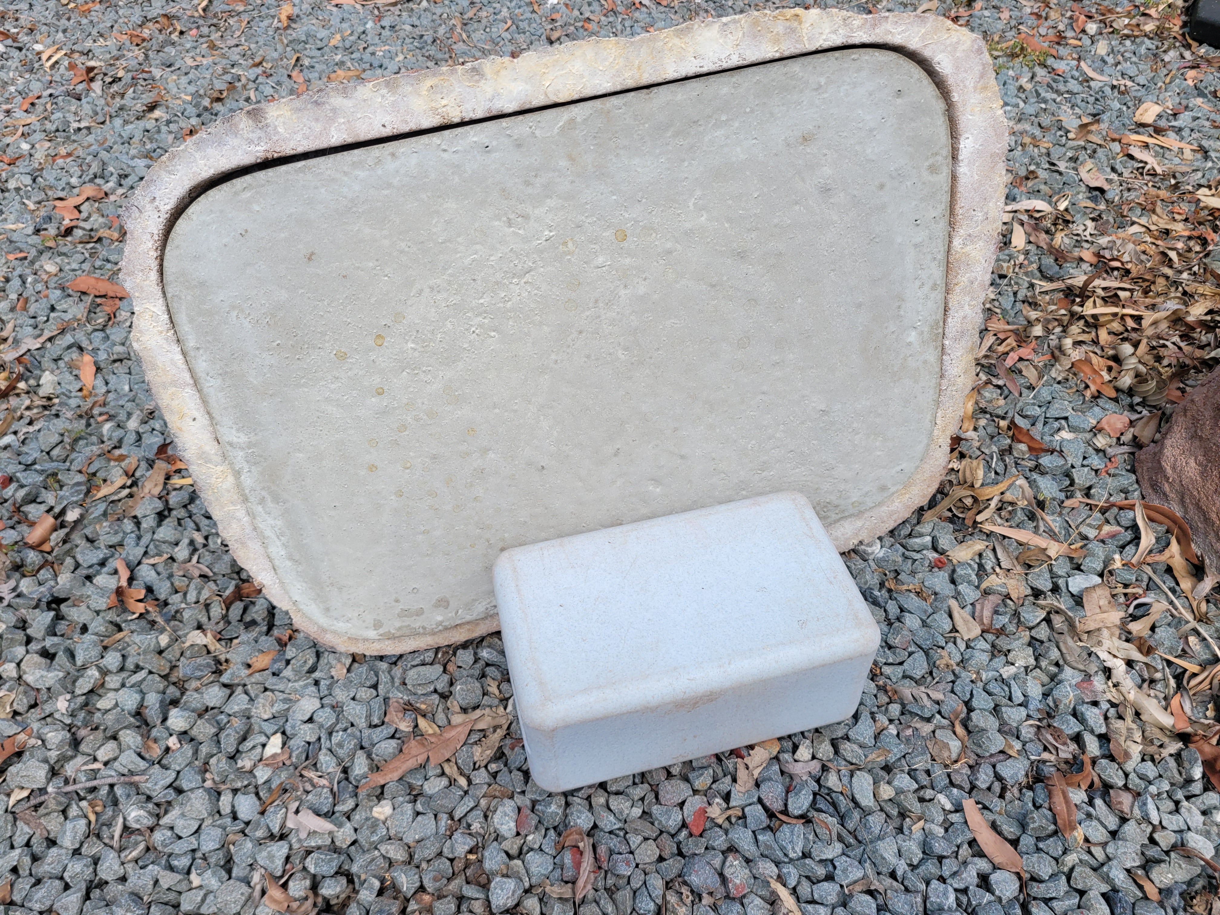 Memorial Rock Urn 1918 Extra-Large  Pink / Red