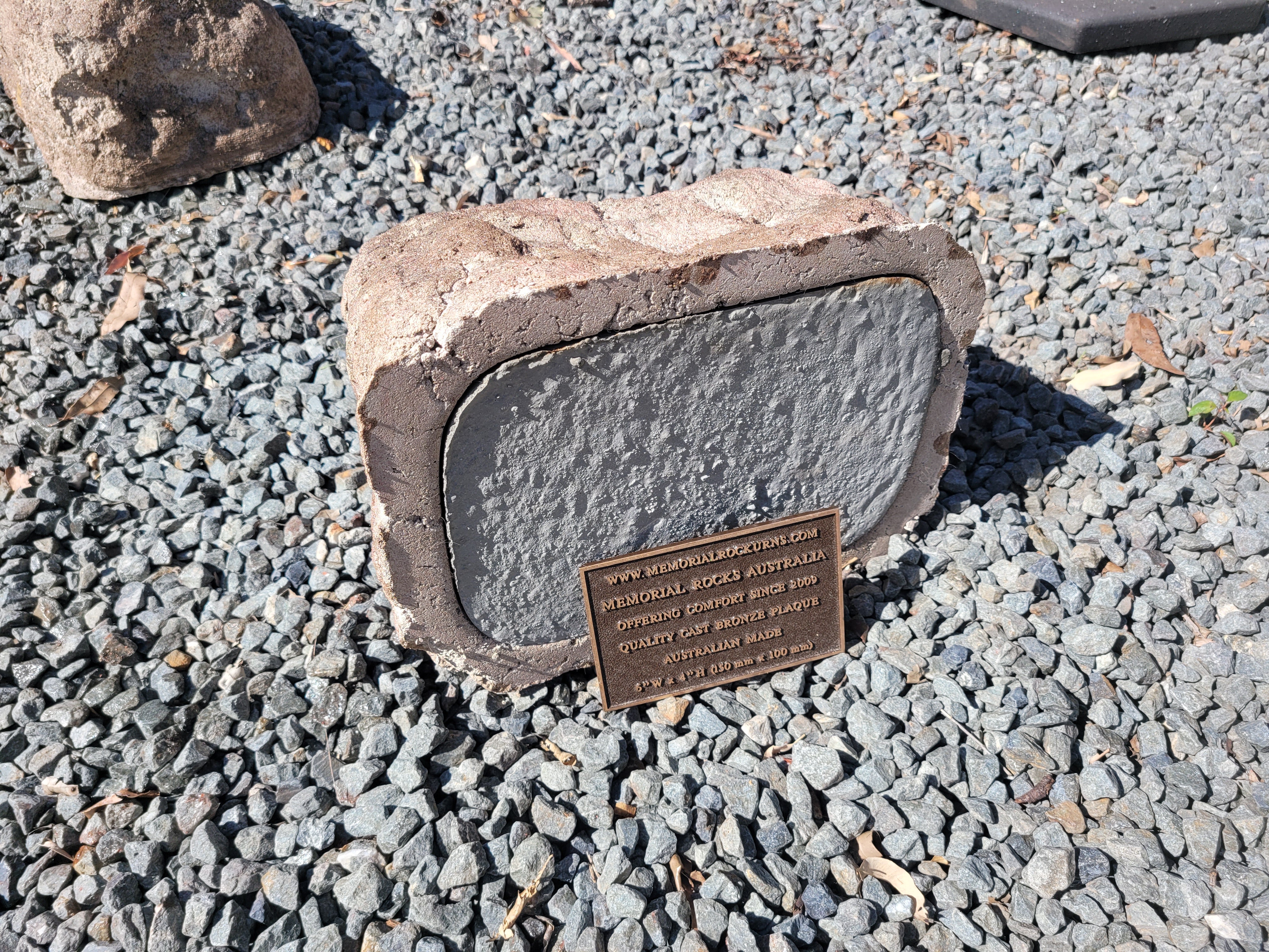 Memorial Rock Urn 2039 Regular Natural Riversand