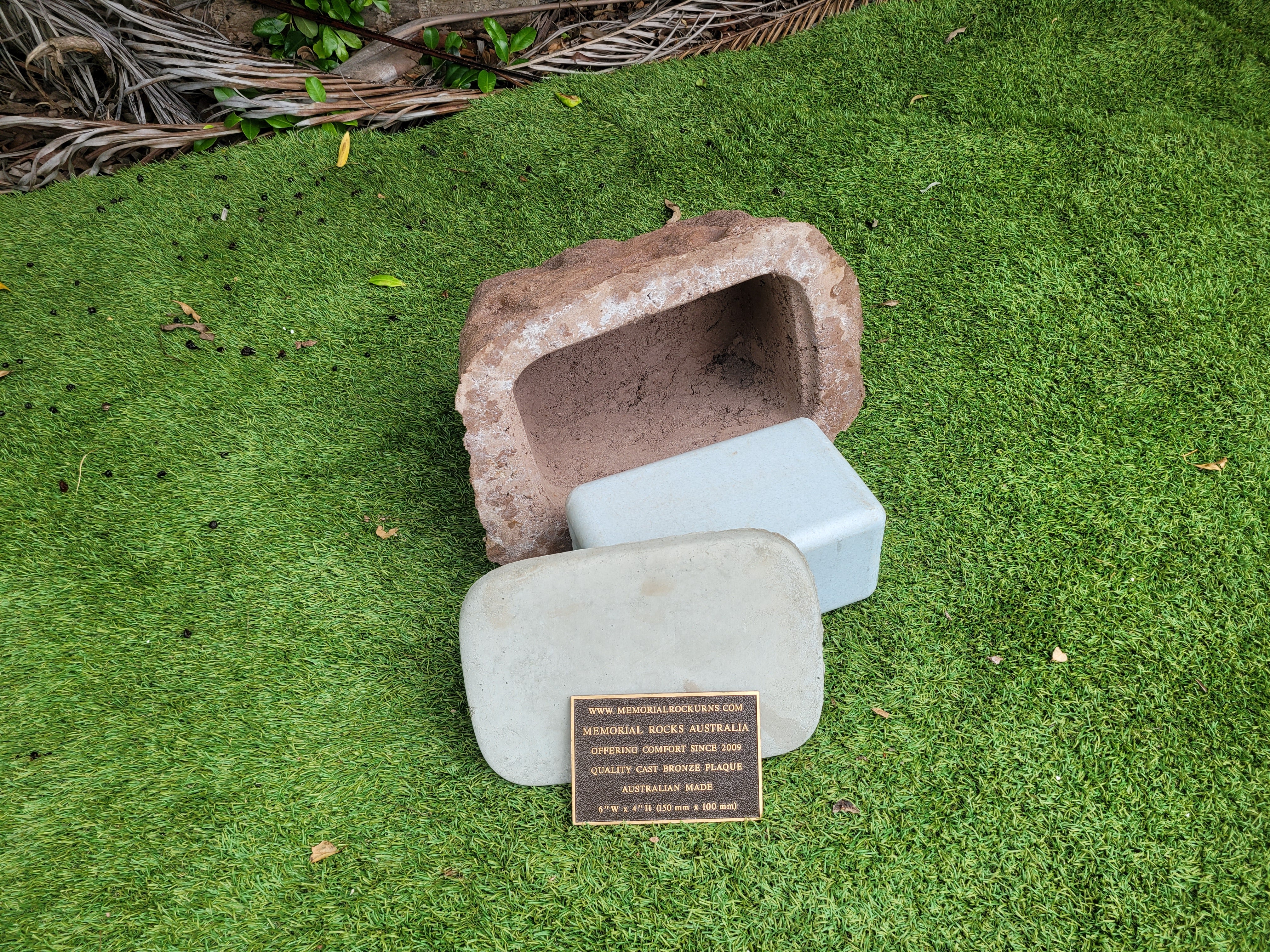 Memorial Rock Urn 2045 Regular Brown