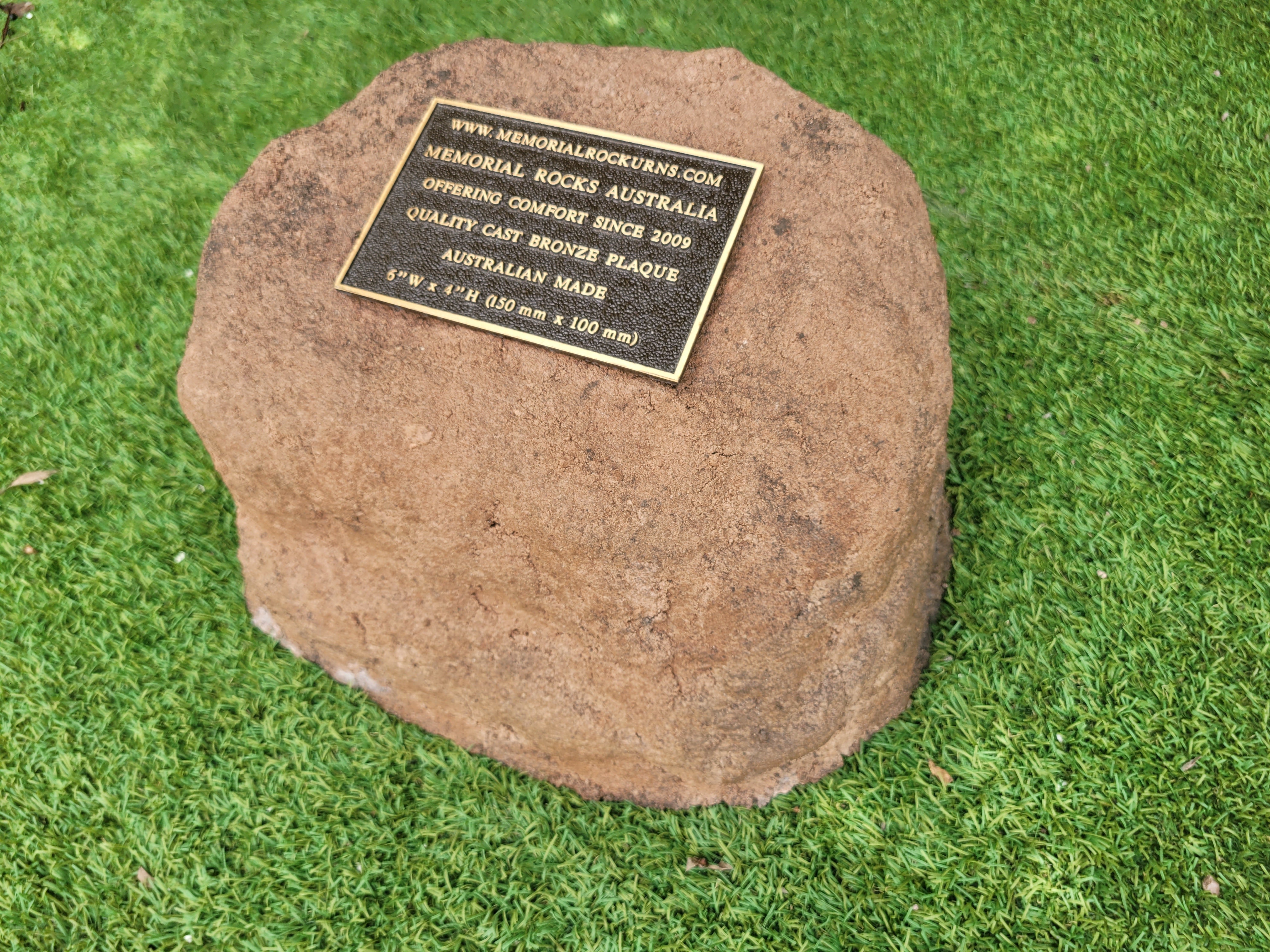 Memorial Rock Urn 2052 Medium Brown