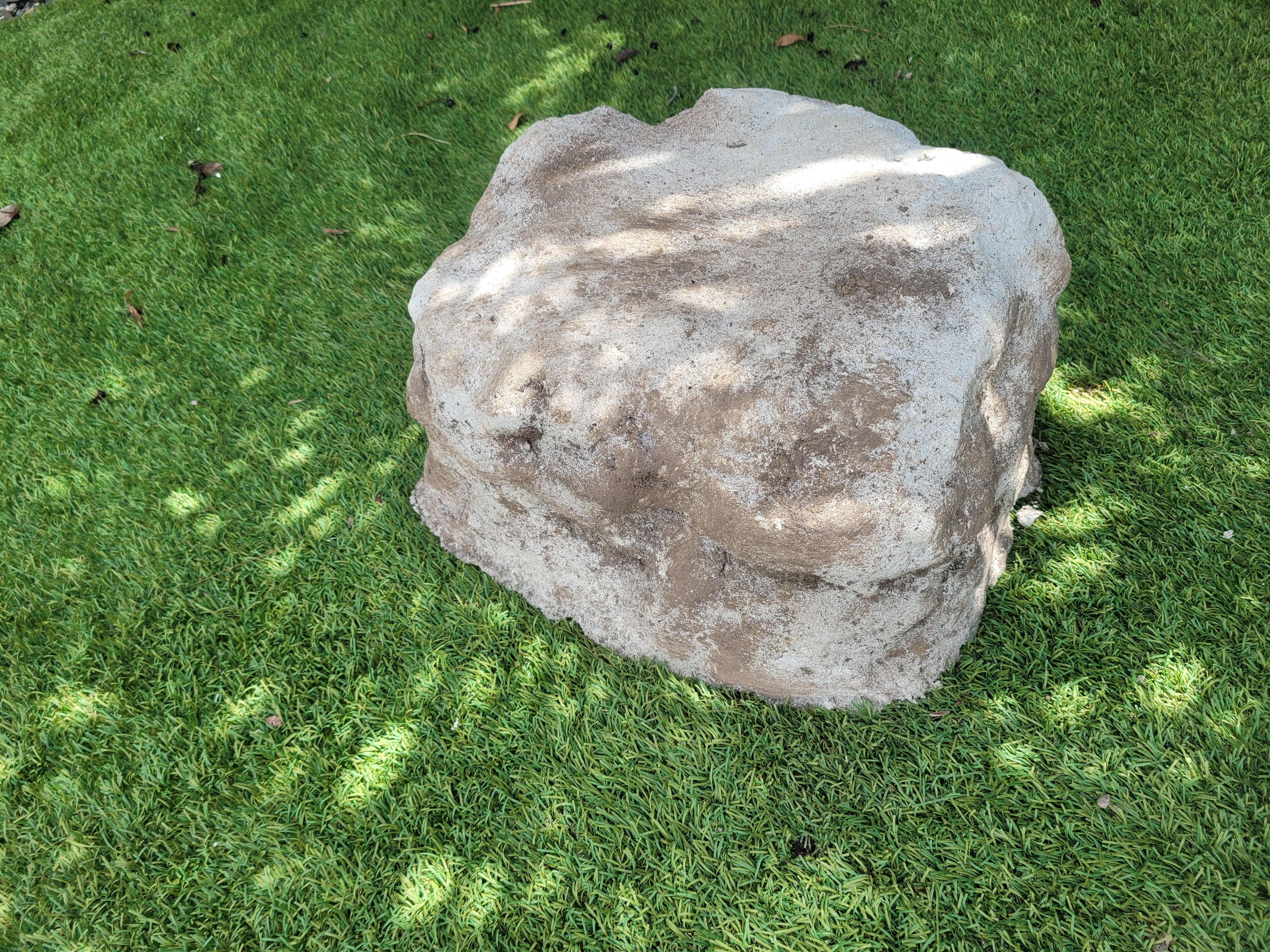 Memorial Rock Urn 2058 Medium Natural Riversand