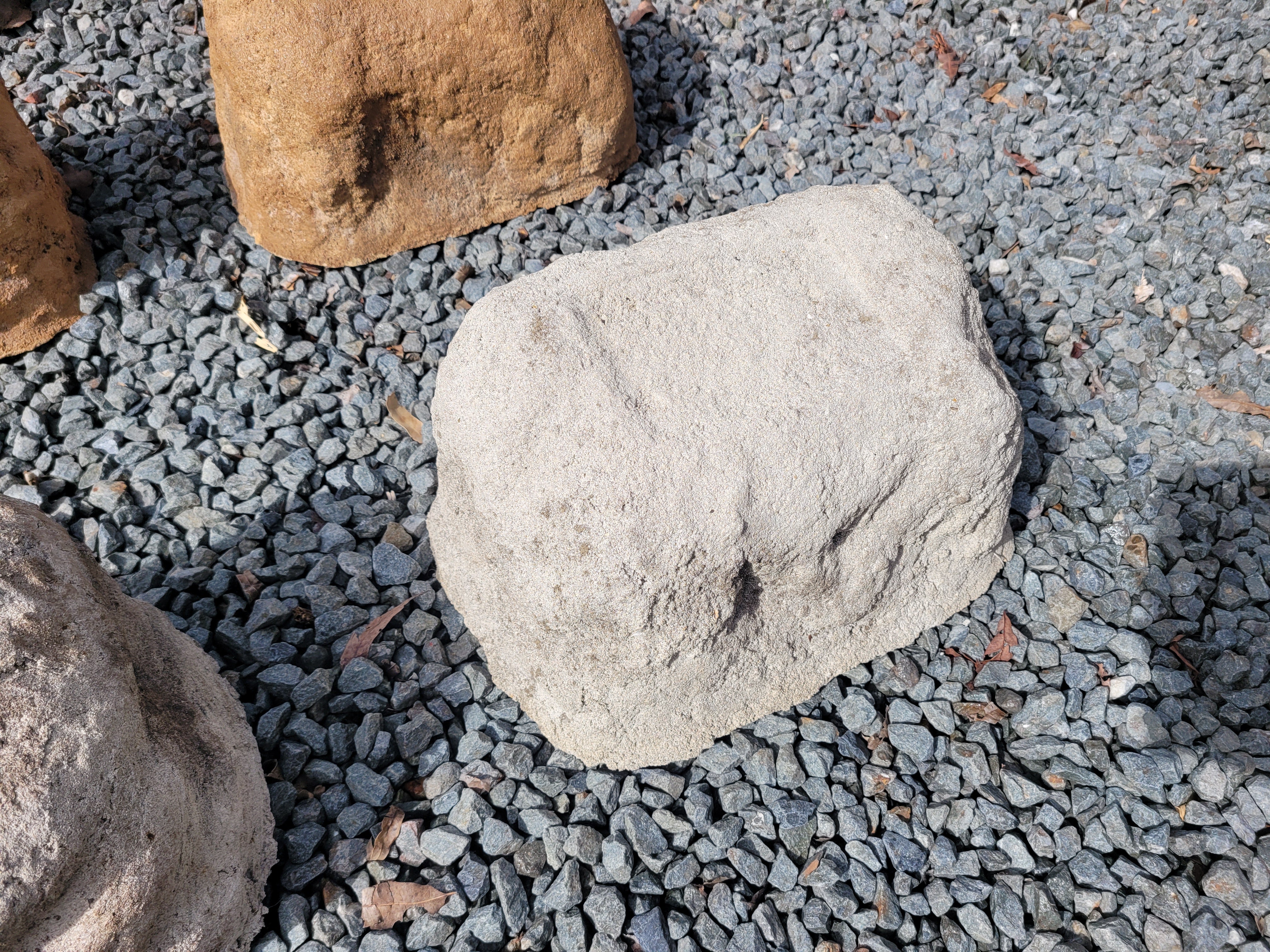 Memorial Rock Urn 1914 Regular Natural Riversand