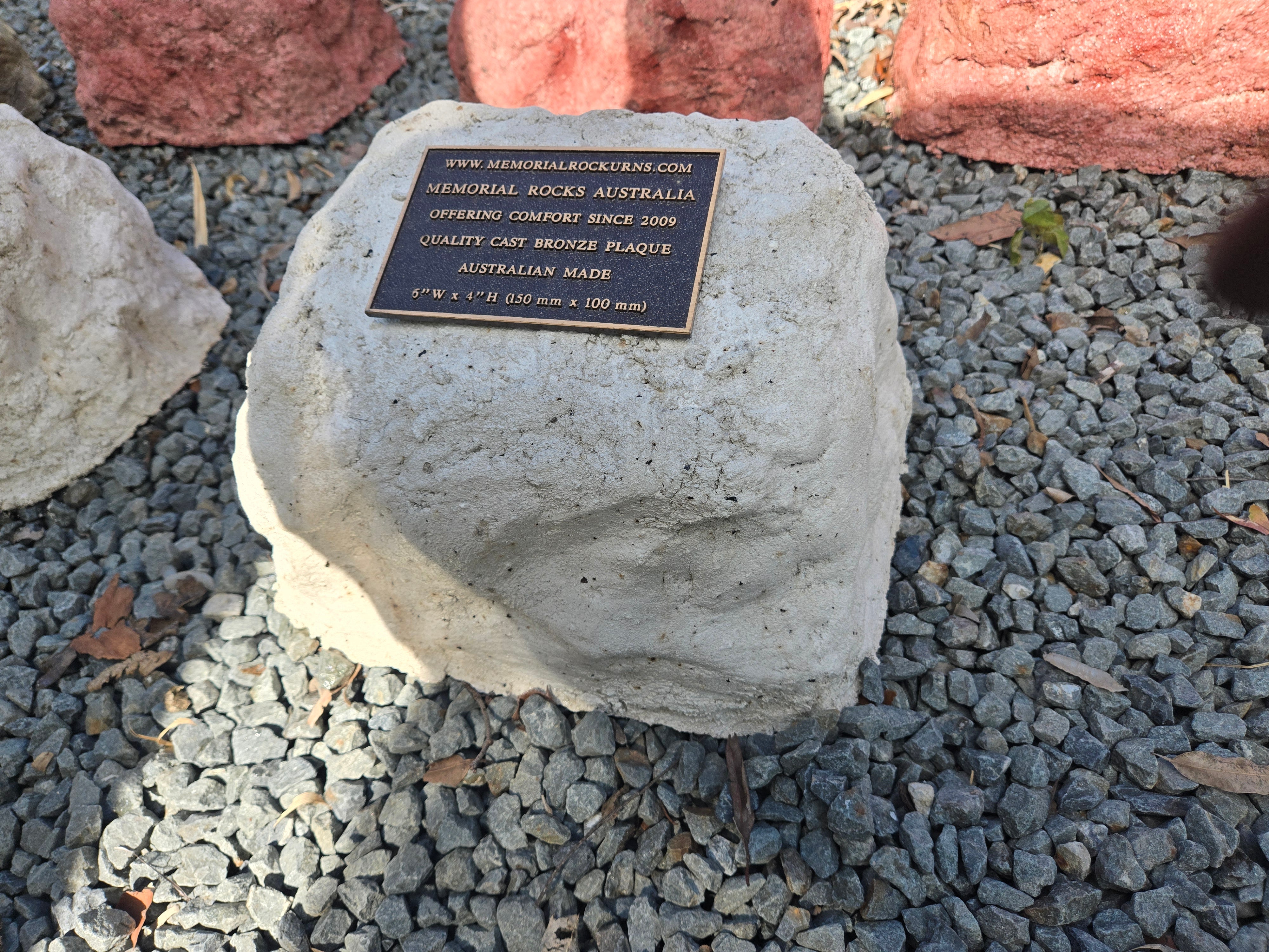 Memorial Rock Urn 2124 Regular White
