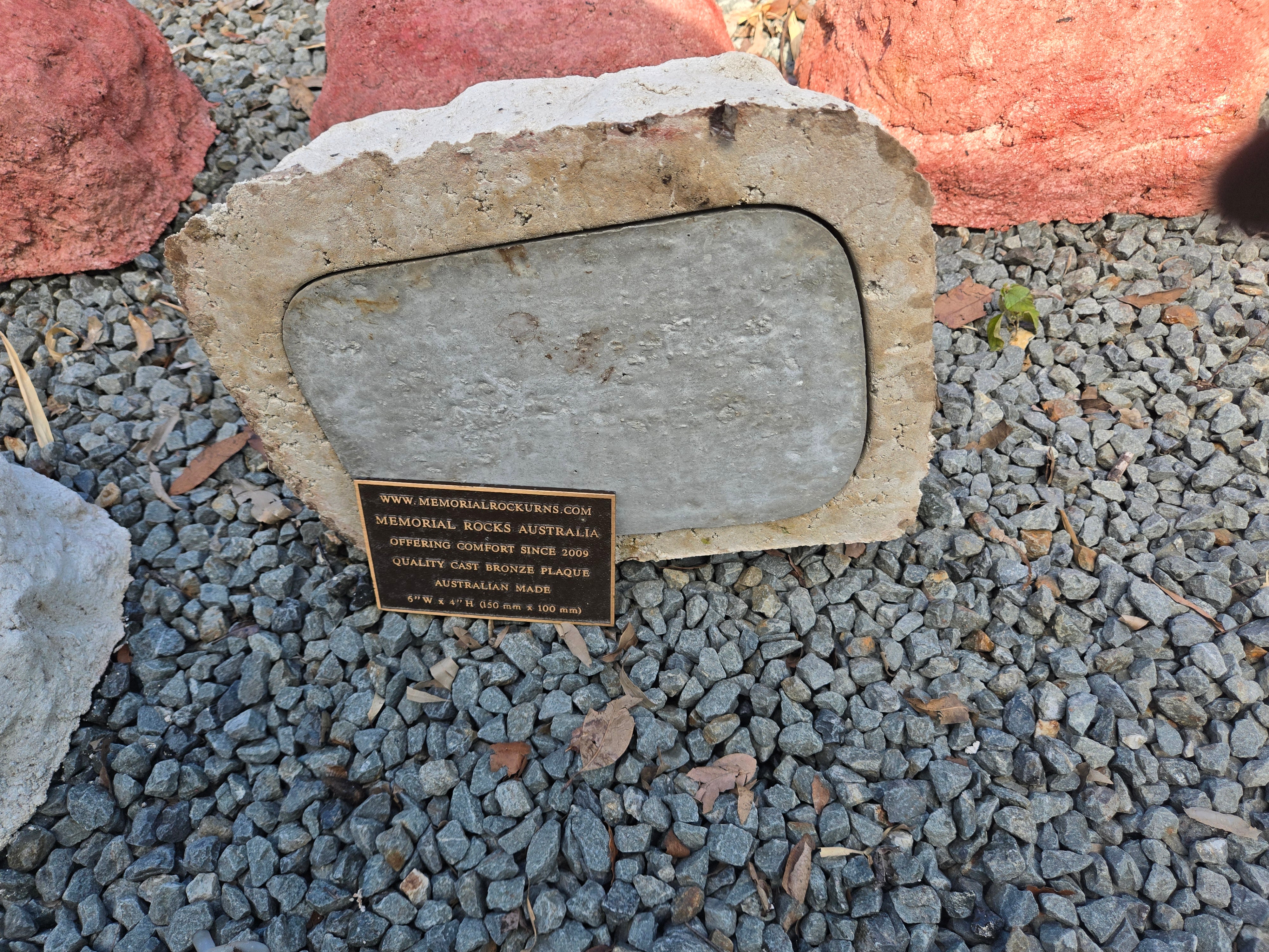 Memorial Rock Urn 2124 Regular White