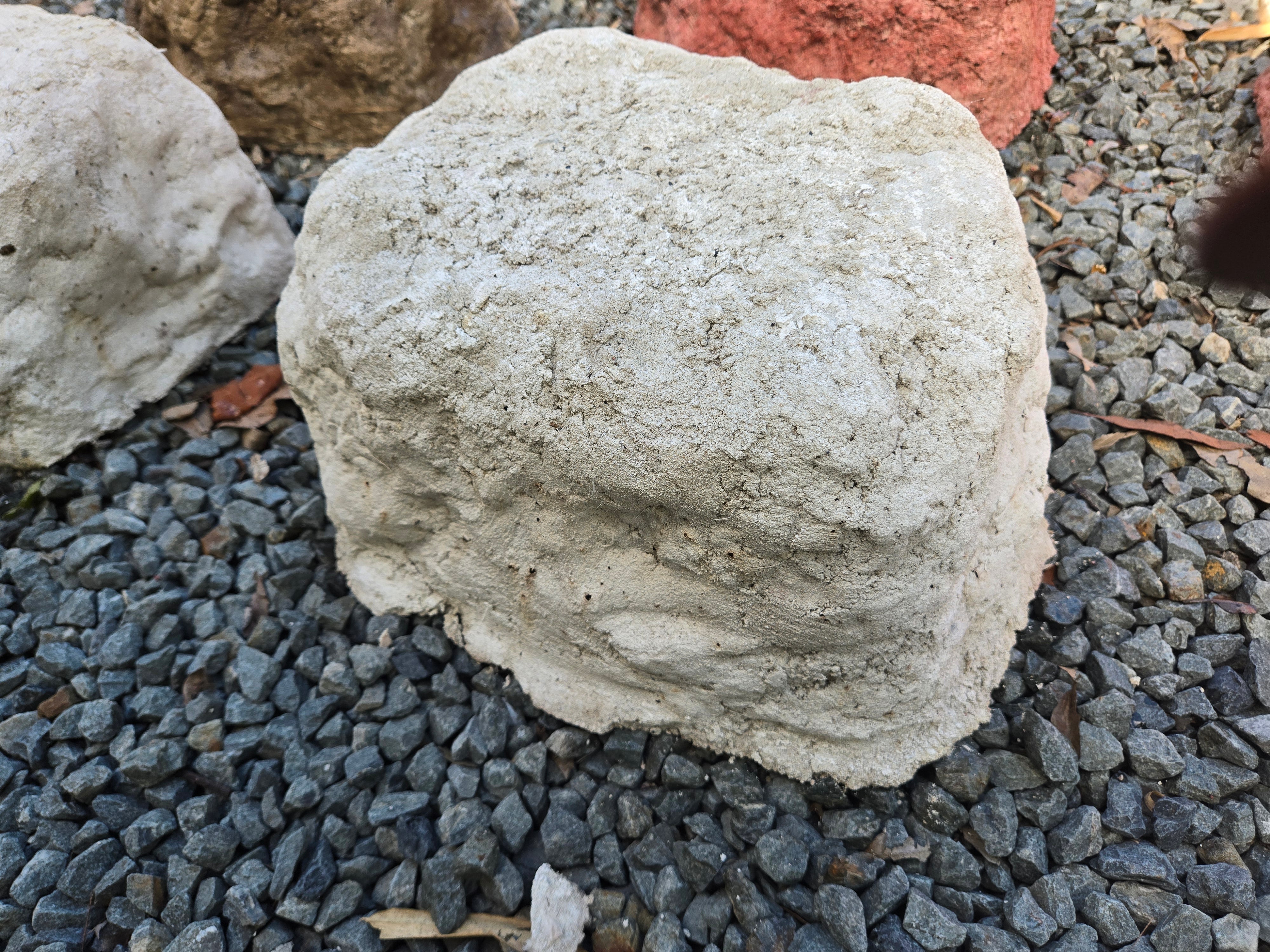 Memorial Rock Urn 2125 Regular White