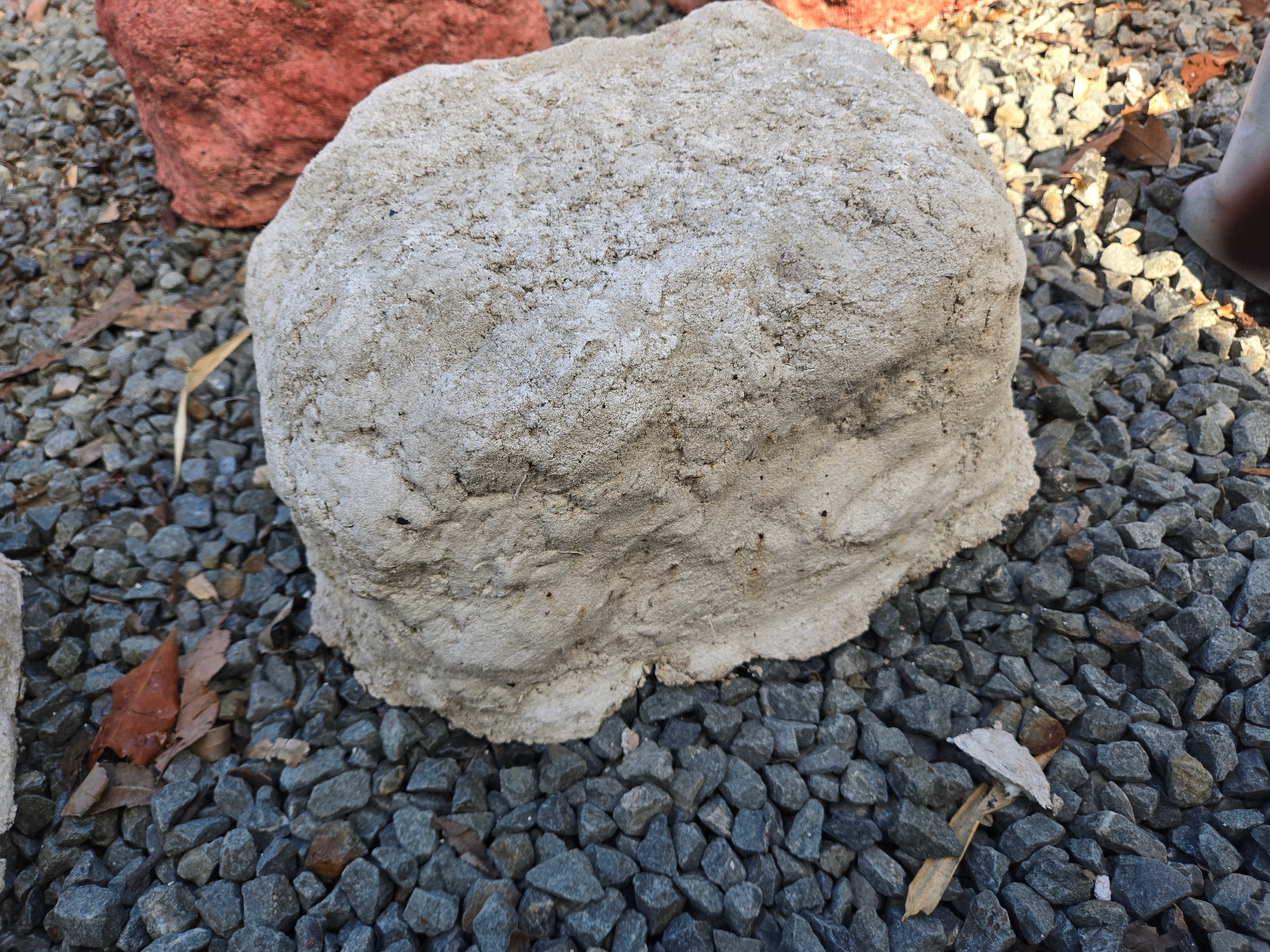 Memorial Rock Urn 2125 Regular White