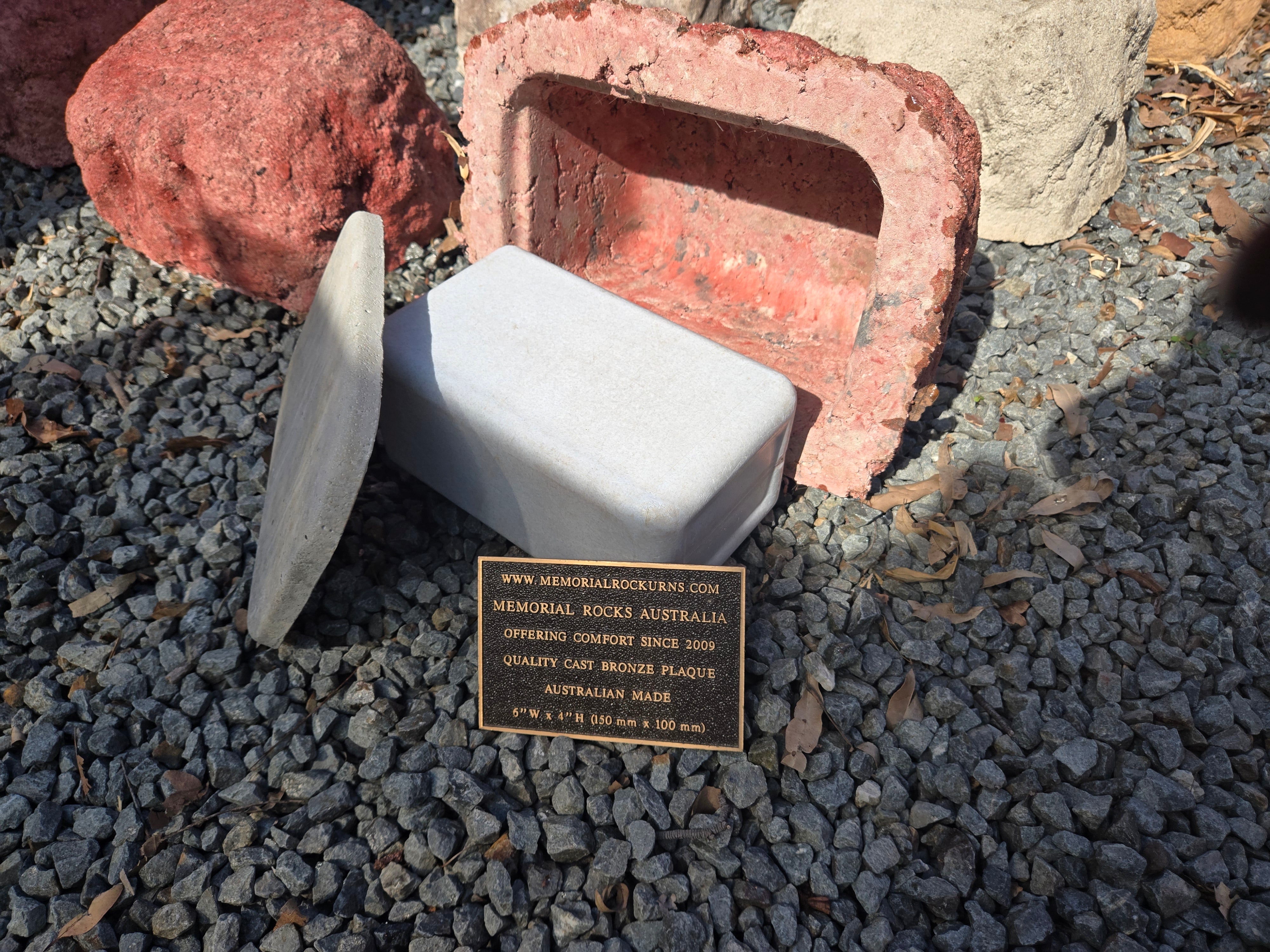 Memorial Rock Urn 2127 Regular Red
