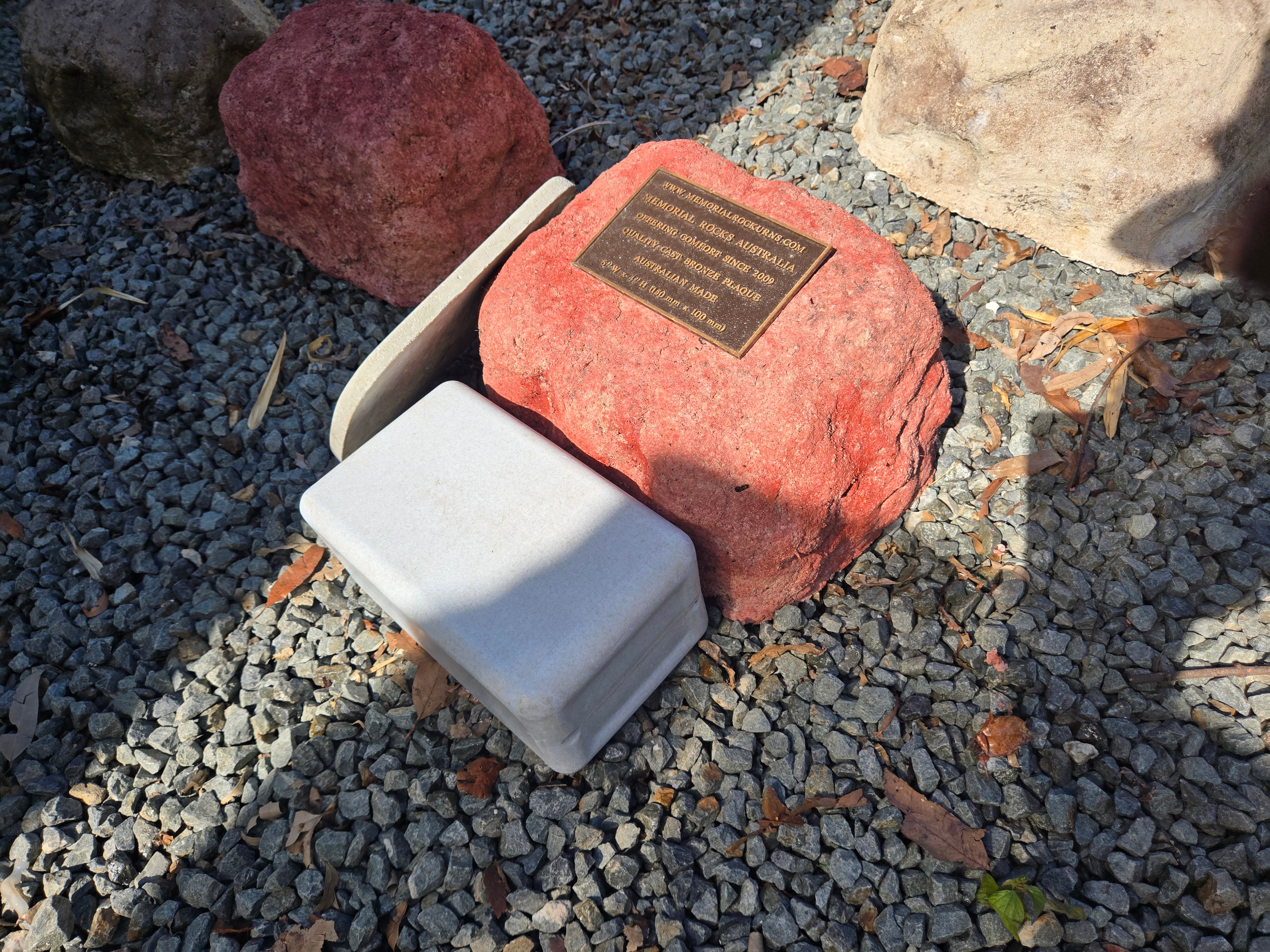 Memorial Rock Urn 2128 Regular Red
