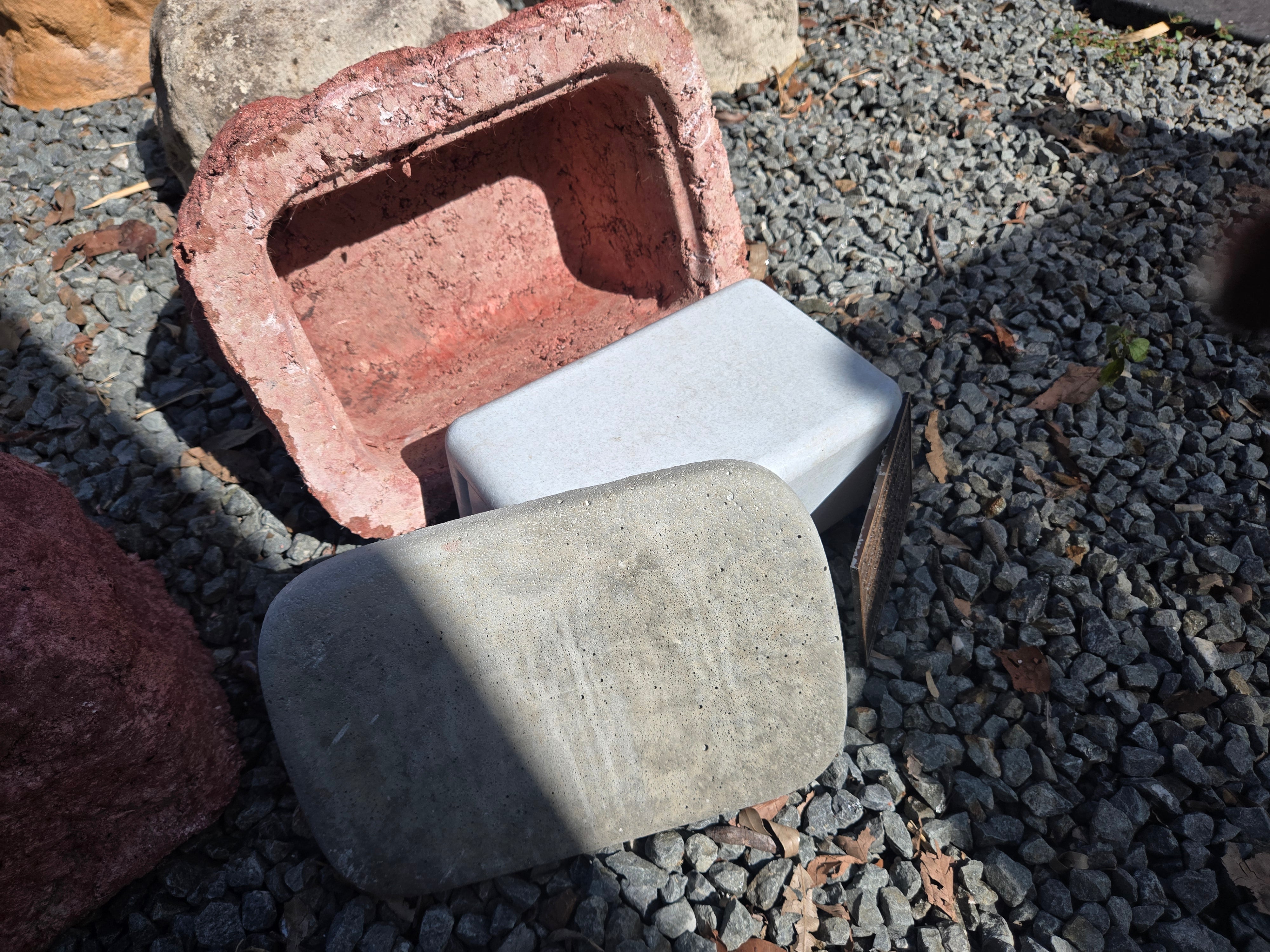 Memorial Rock Urn 2128 Regular Red