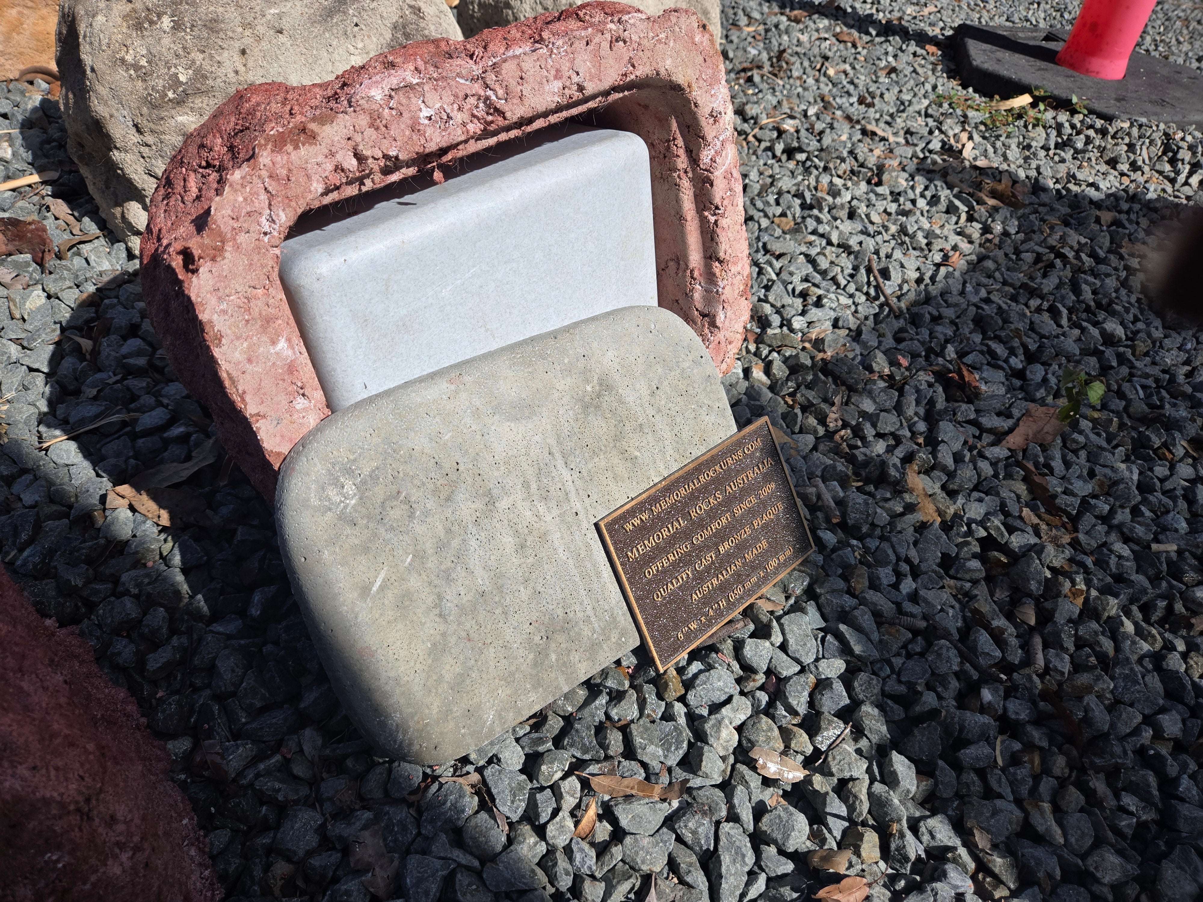Memorial Rock Urn 2128 Regular Red