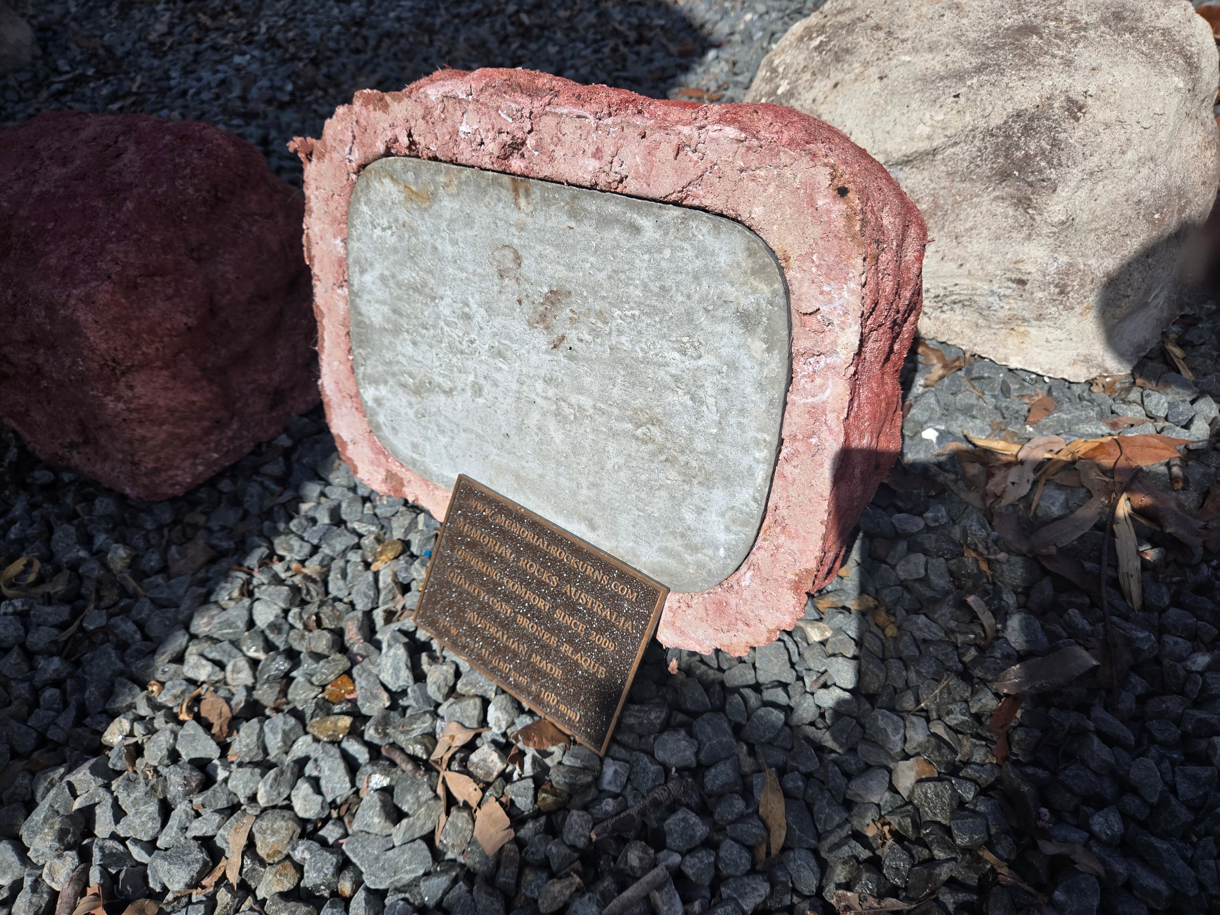 Memorial Rock Urn 2128 Regular Red