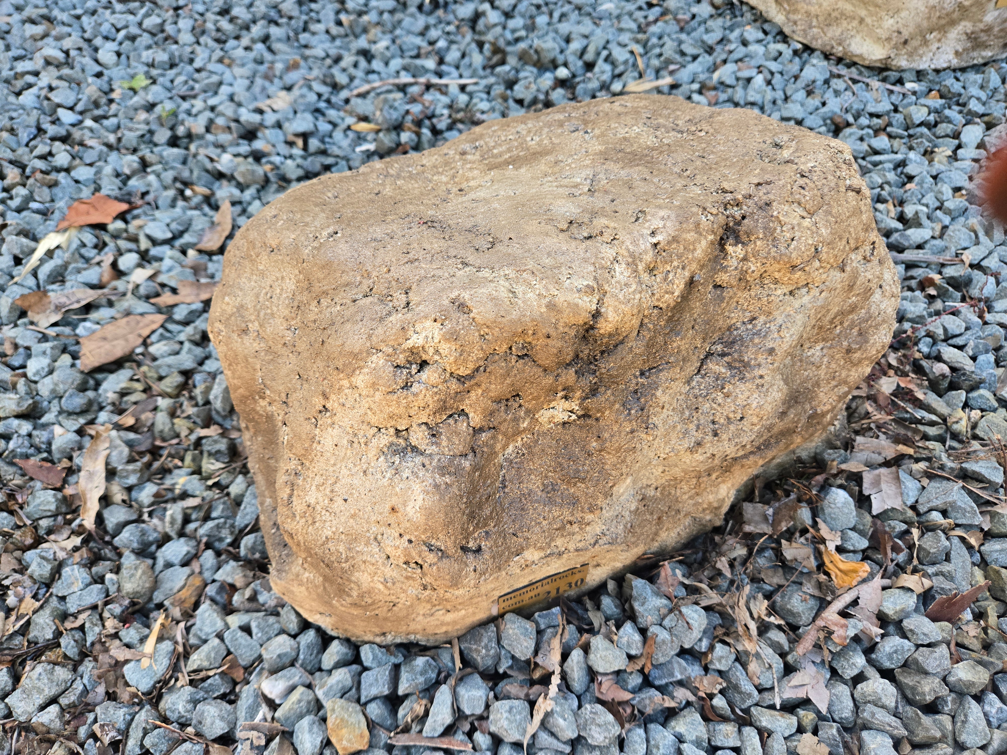 Memorial Rock Urn 2130 Regular Natural Riversand
