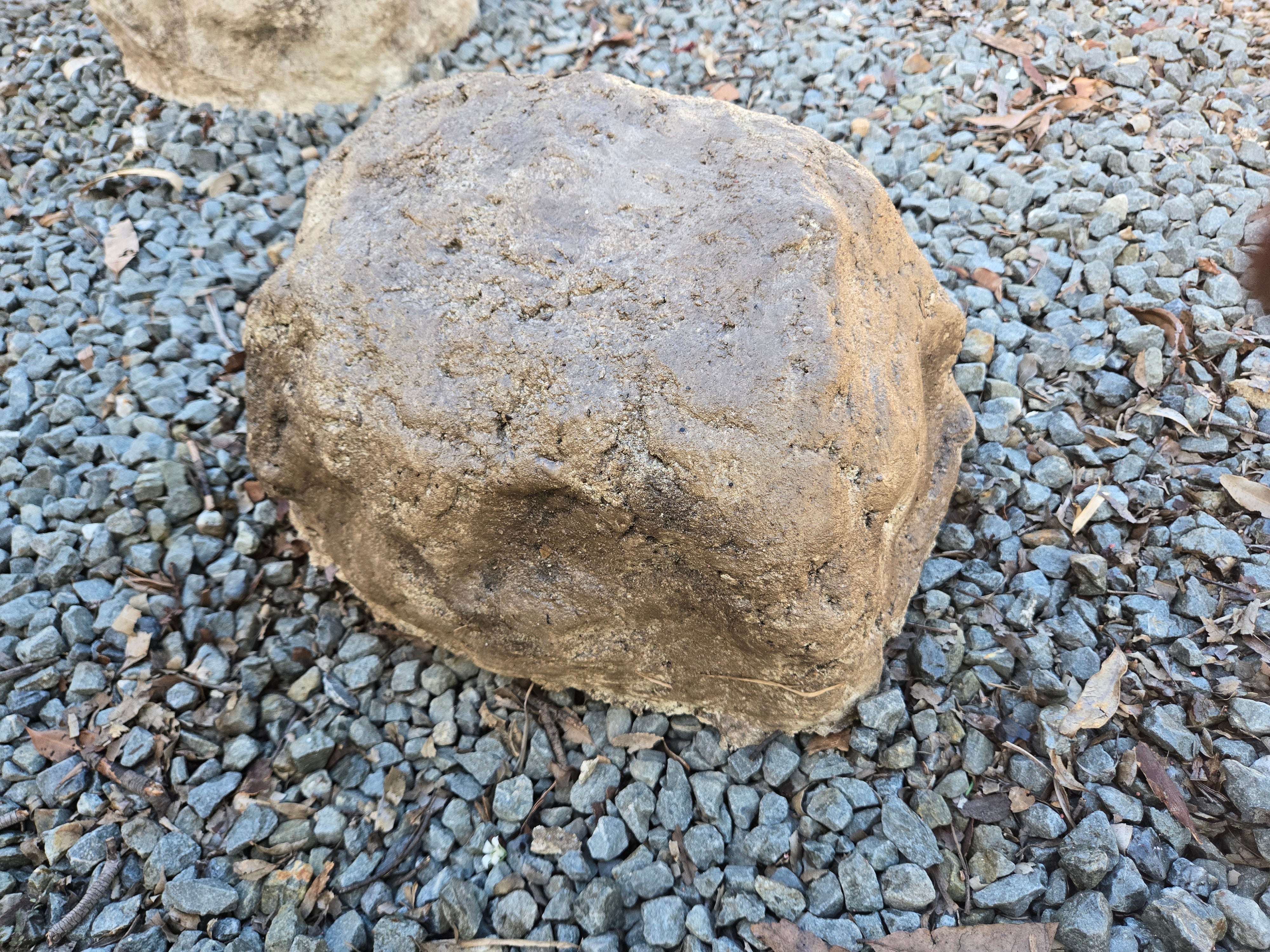 Memorial Rock Urn 2130 Regular Natural Riversand