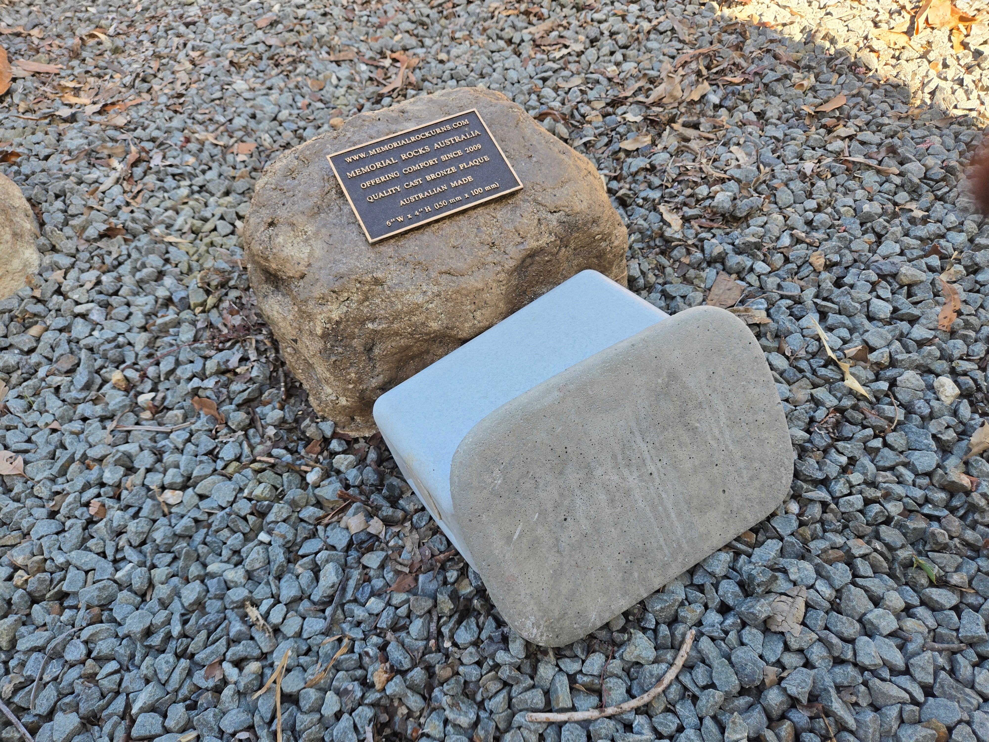 Memorial Rock Urn 2130 Regular Natural Riversand