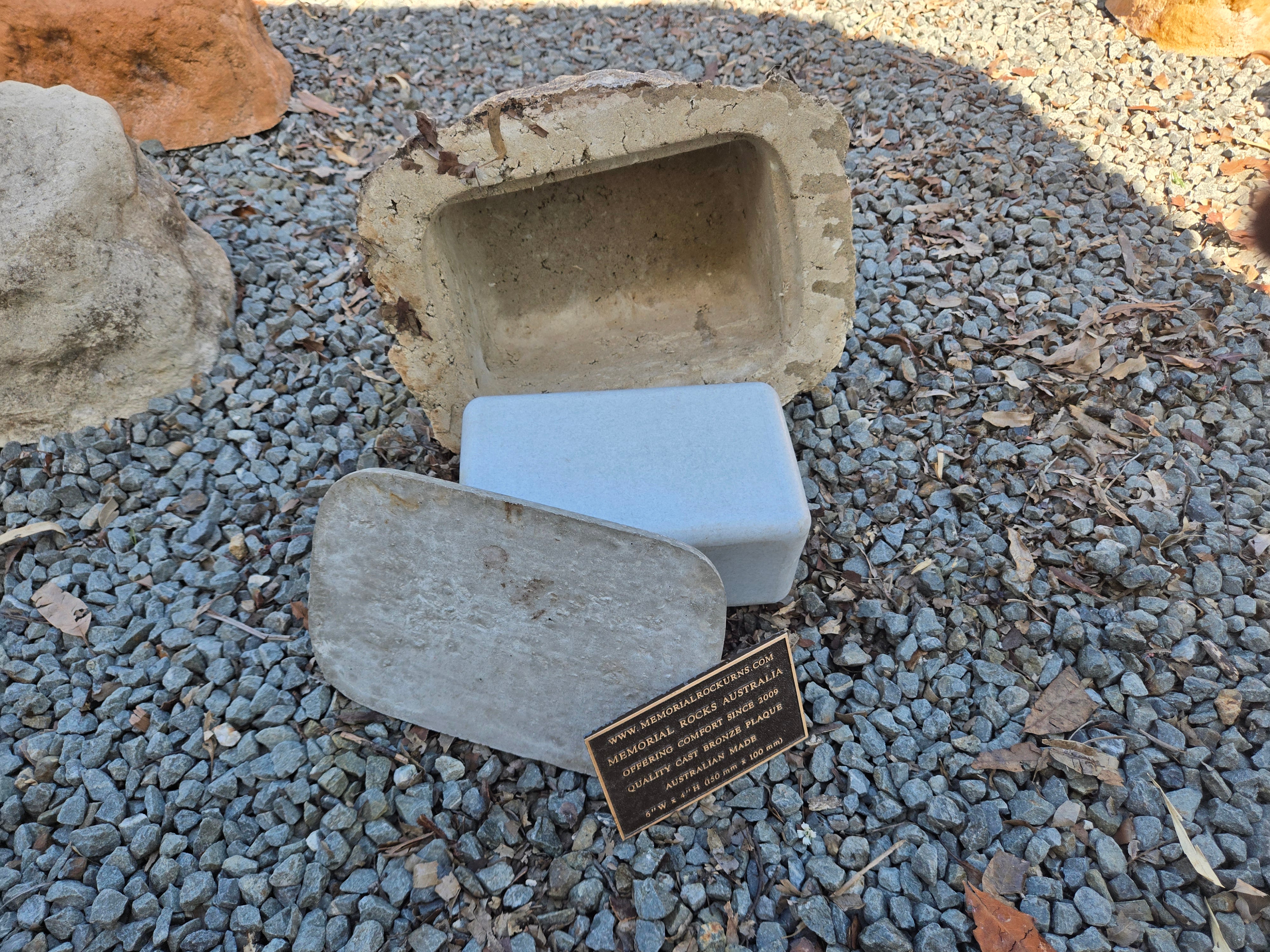 Memorial Rock Urn 2130 Regular Natural Riversand