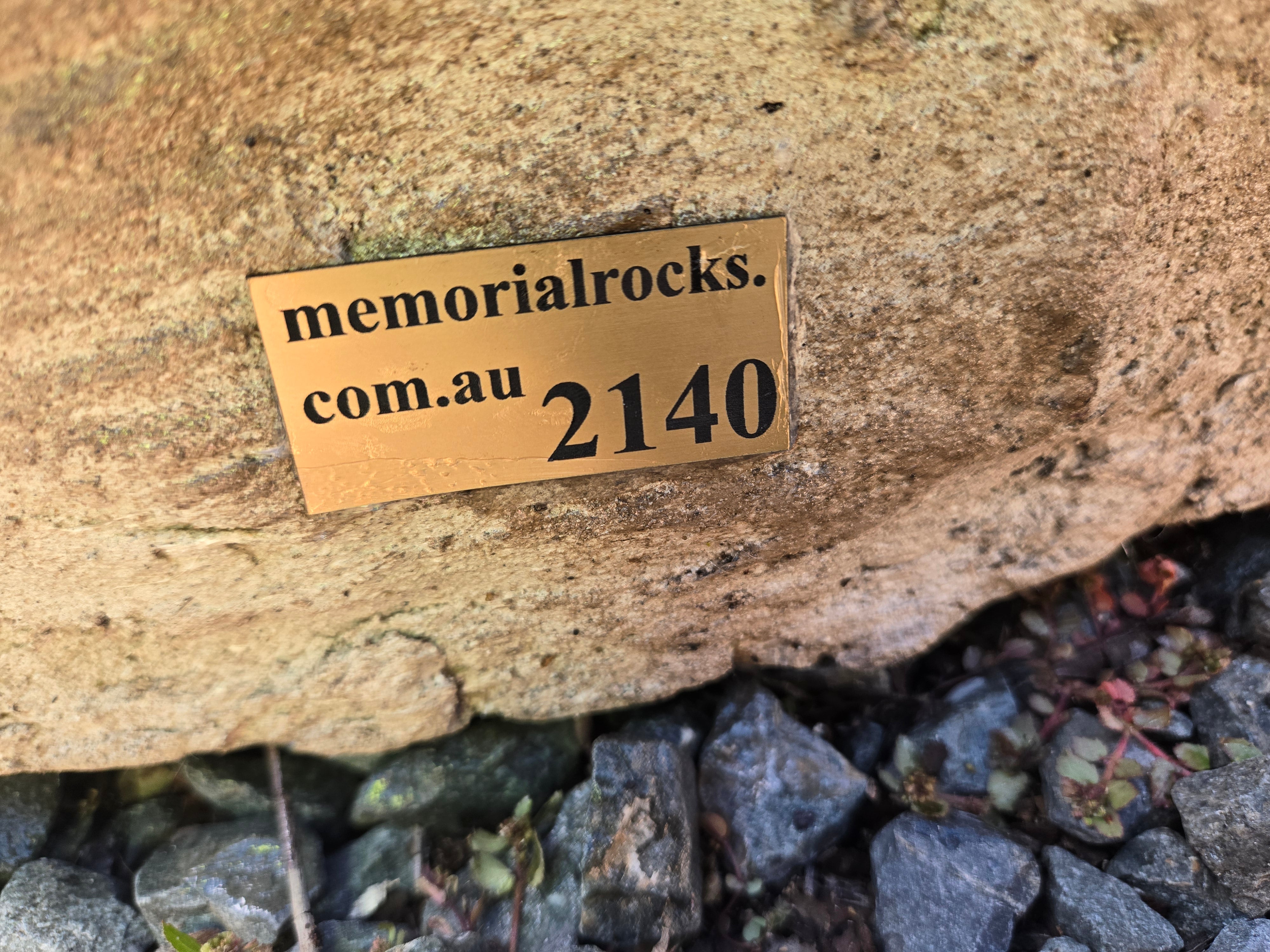 Memorial Rock Urn 2140 Extra-Large  Natural Riversand