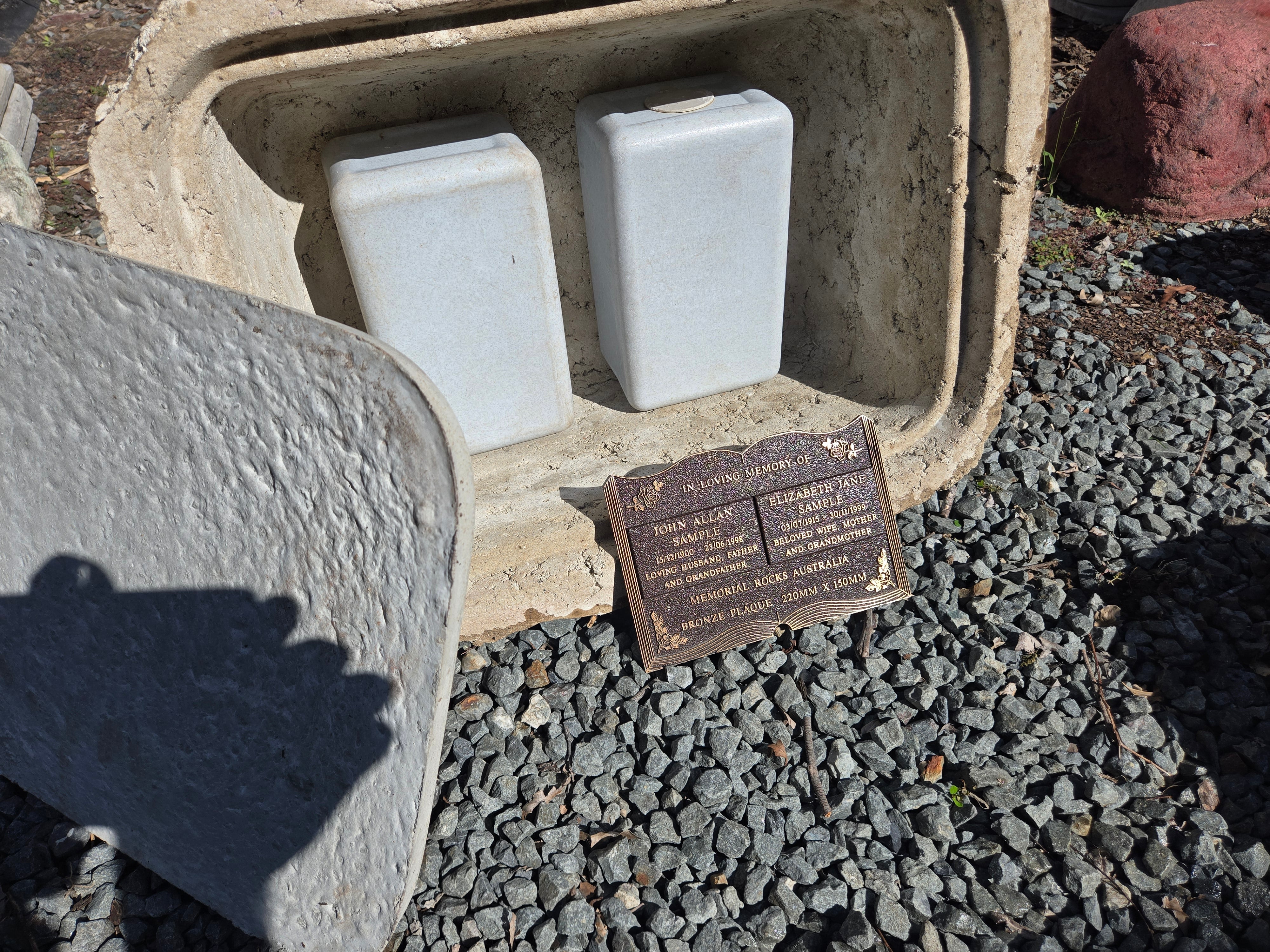 Memorial Rock Urn 2140 Extra-Large  Natural Riversand