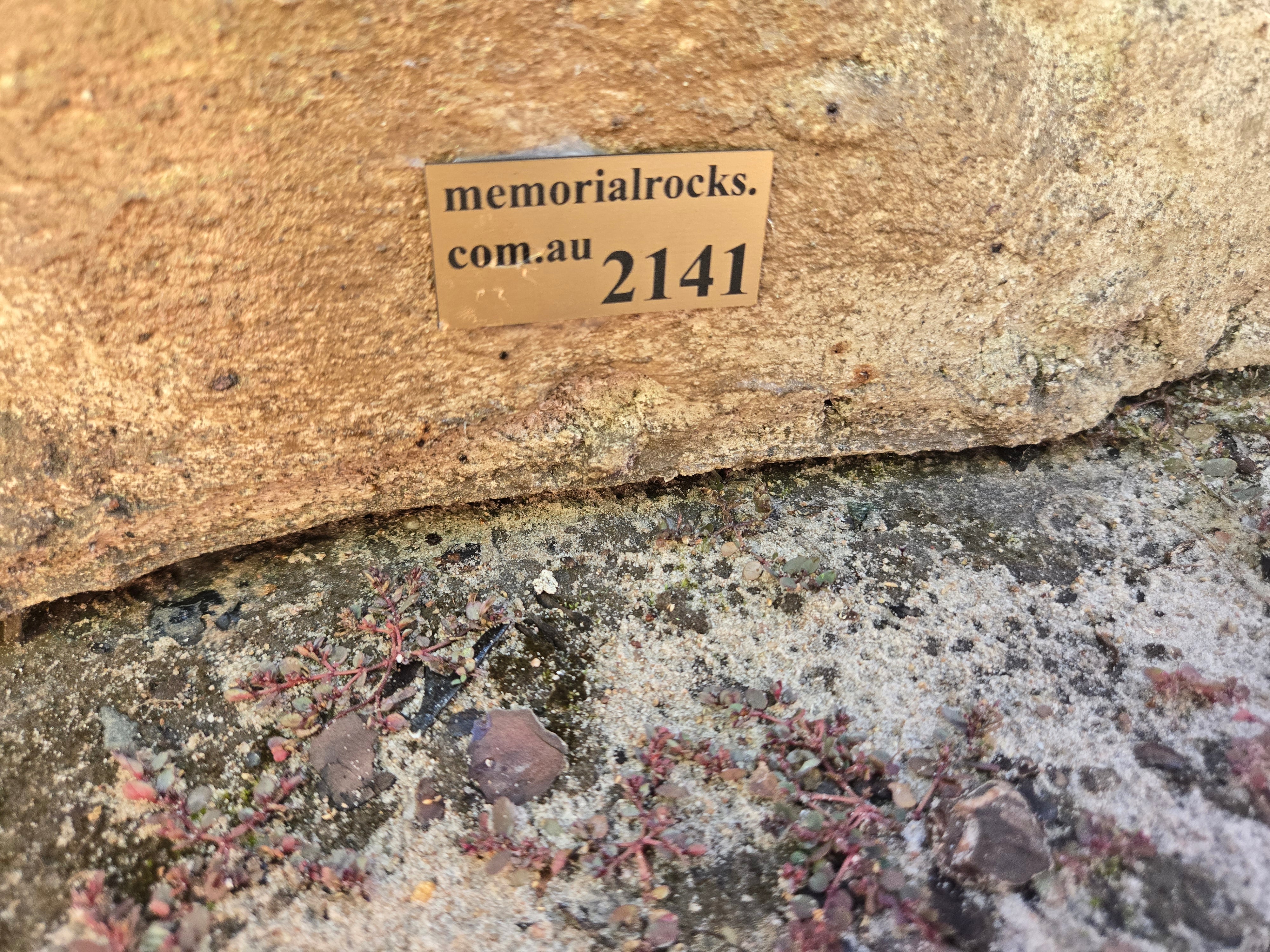Memorial Rock Urn 2141 Extra-Large  Natural Riversand