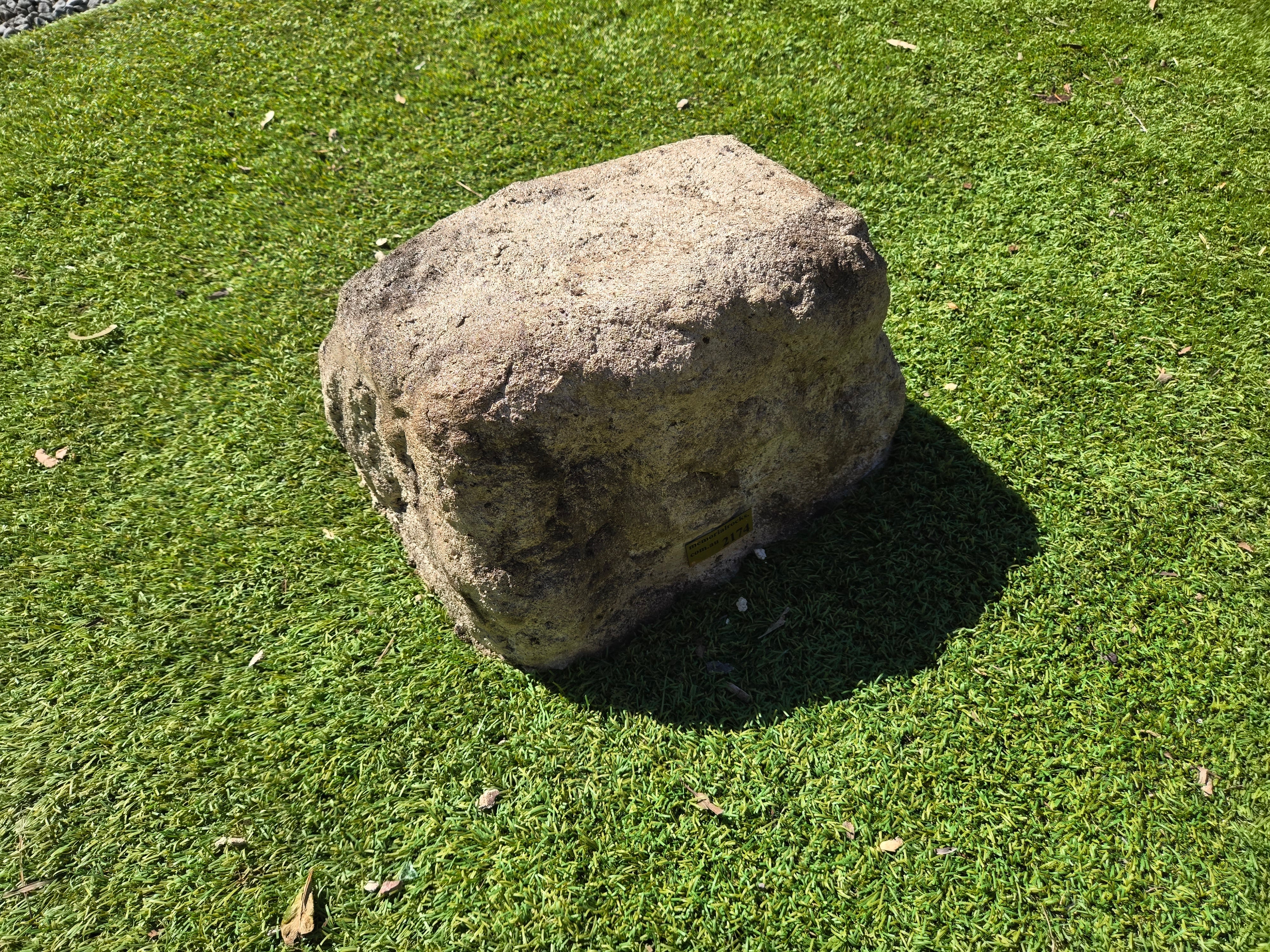 Memorial Rock Urn 2174 Medium Natural Riversand