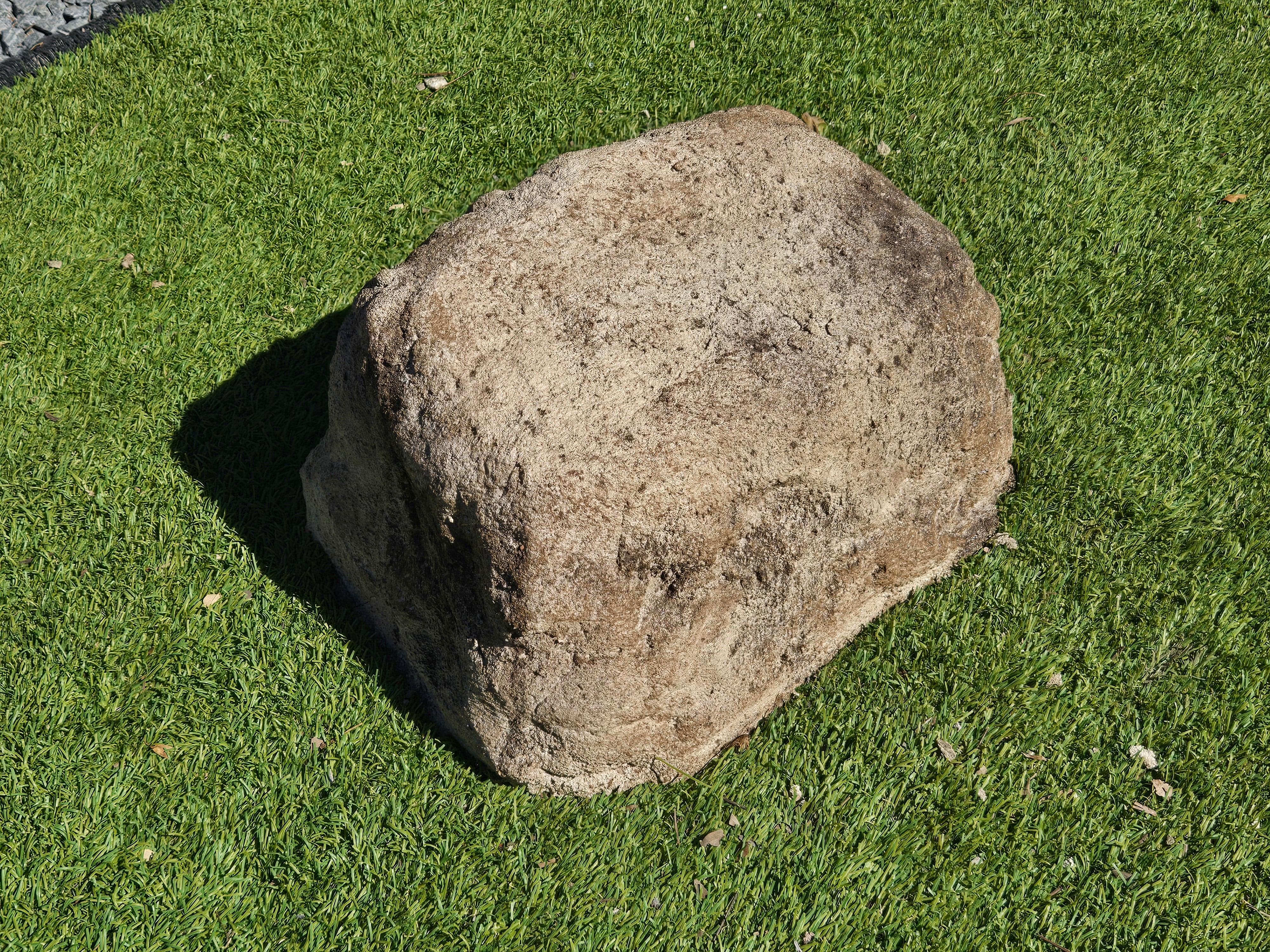 Memorial Rock Urn 2174 Medium Natural Riversand
