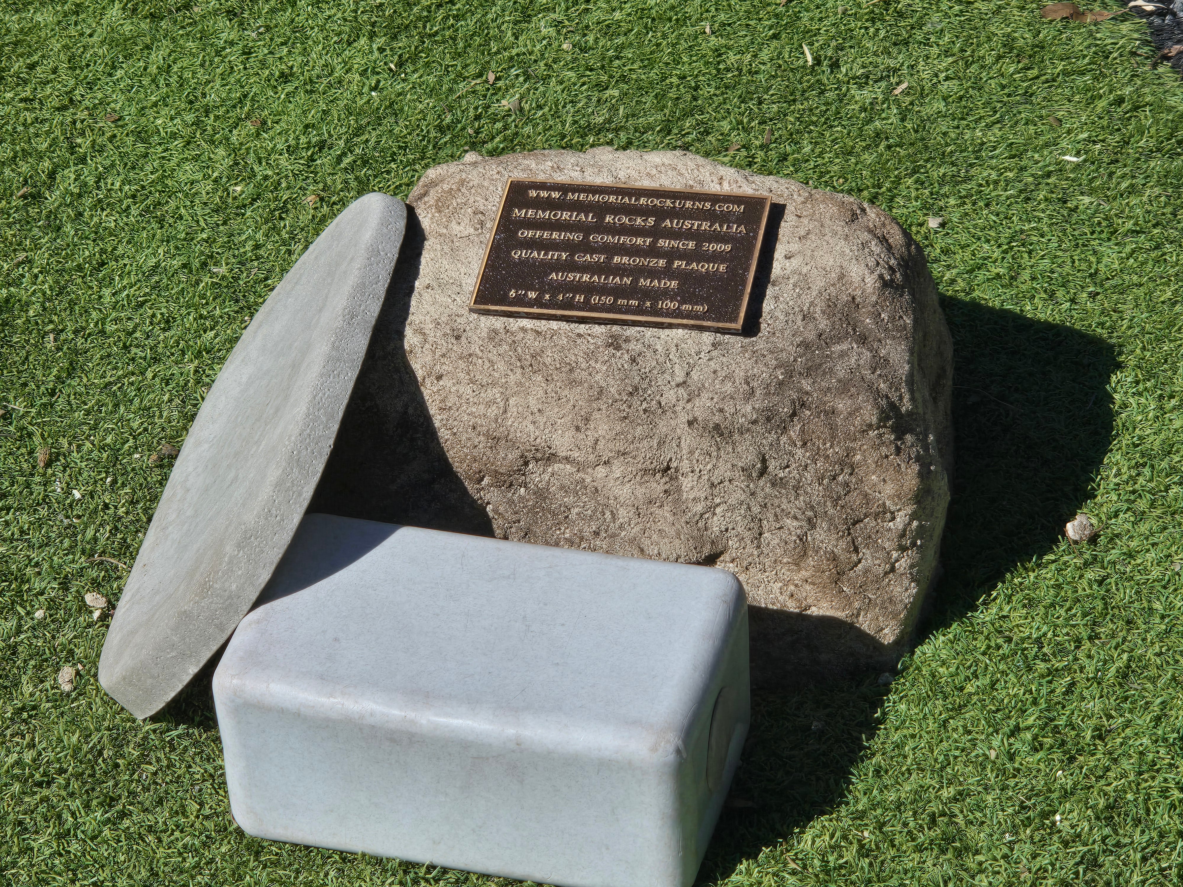 Memorial Rock Urn 2174 Medium Natural Riversand