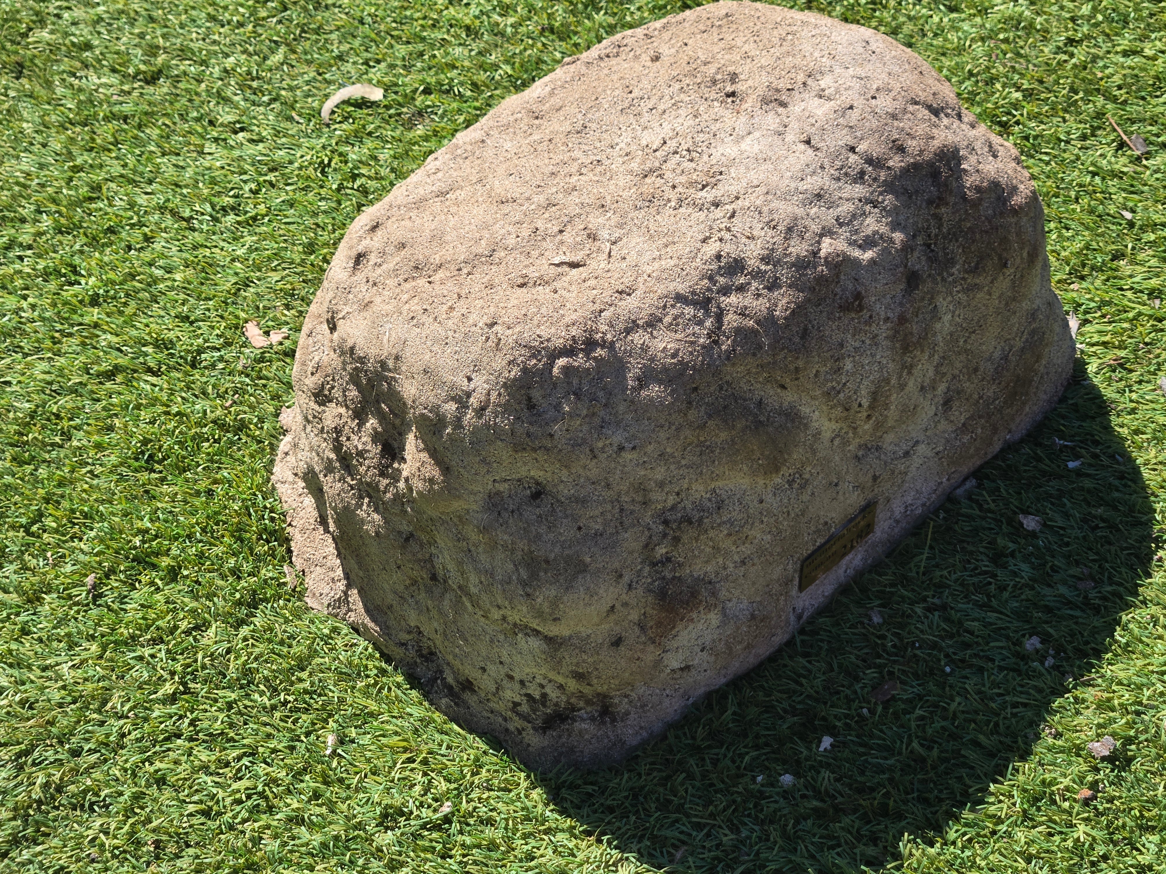 Memorial Rock Urn  2182 Regular Natural Riversand
