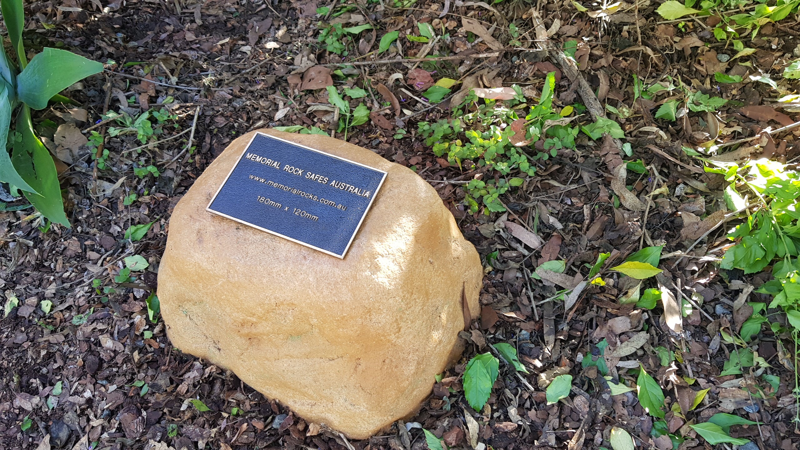 Memorial Rock Urn 1043 Large Single Sandstone